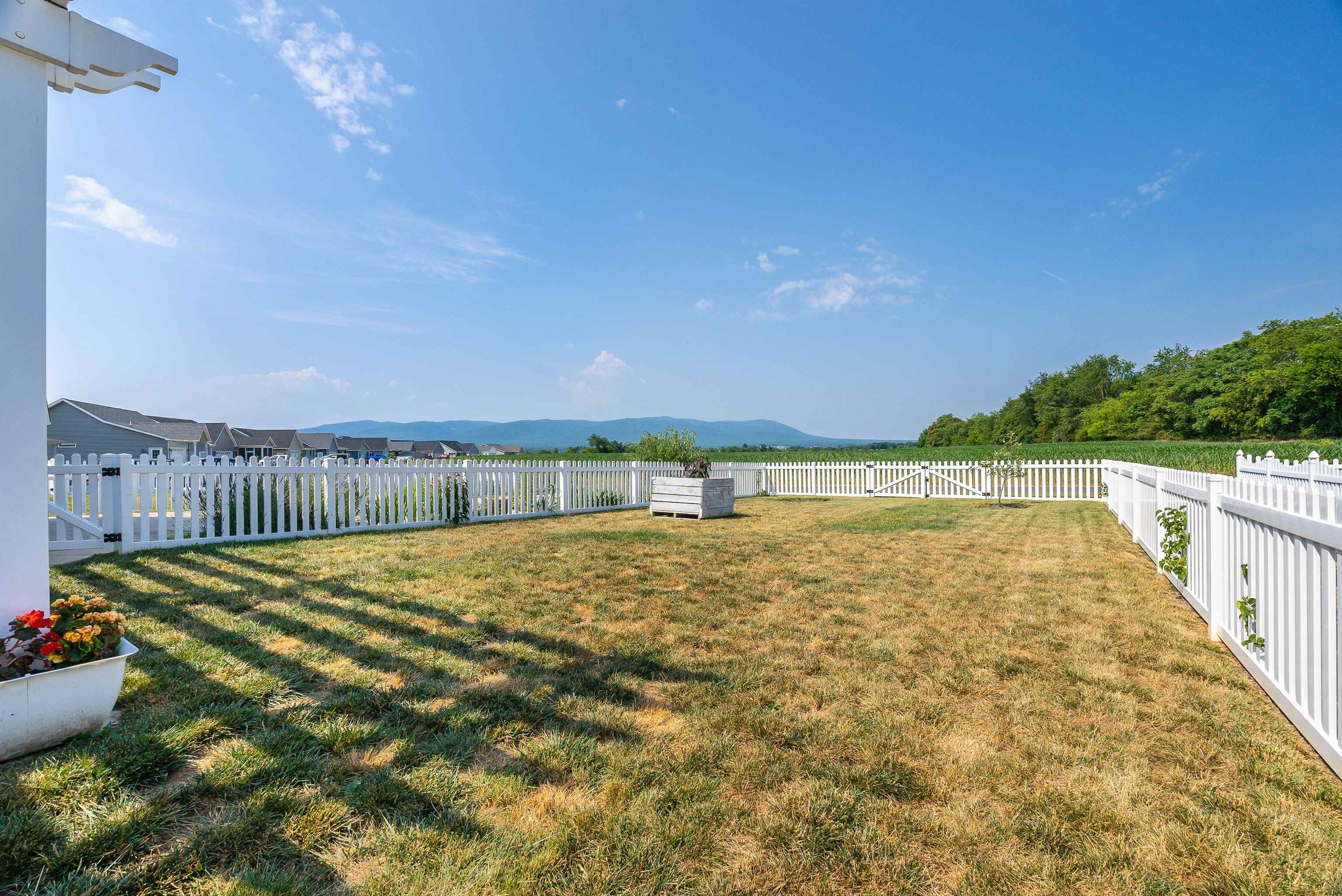 125 STONE DR