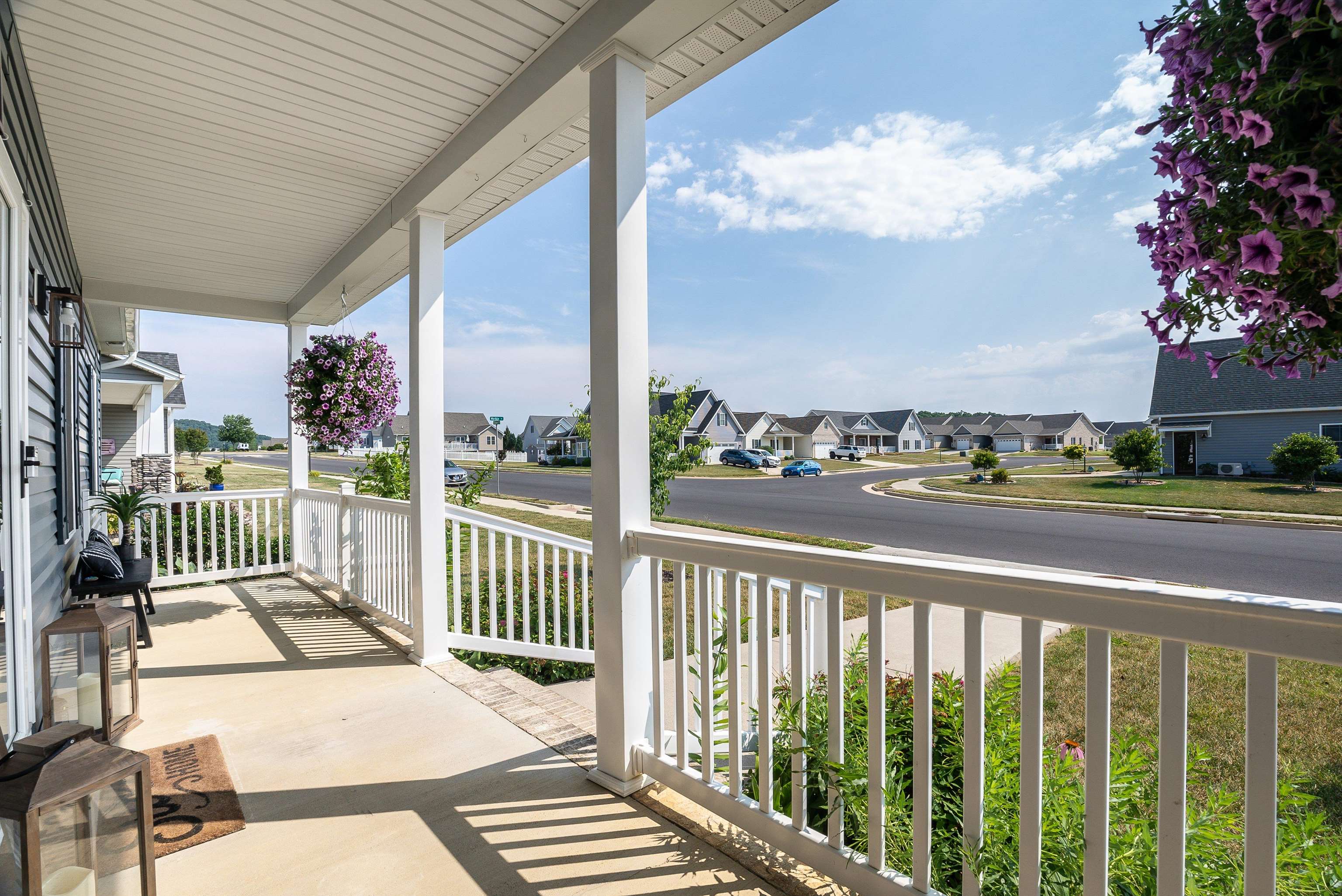 125 STONE DR