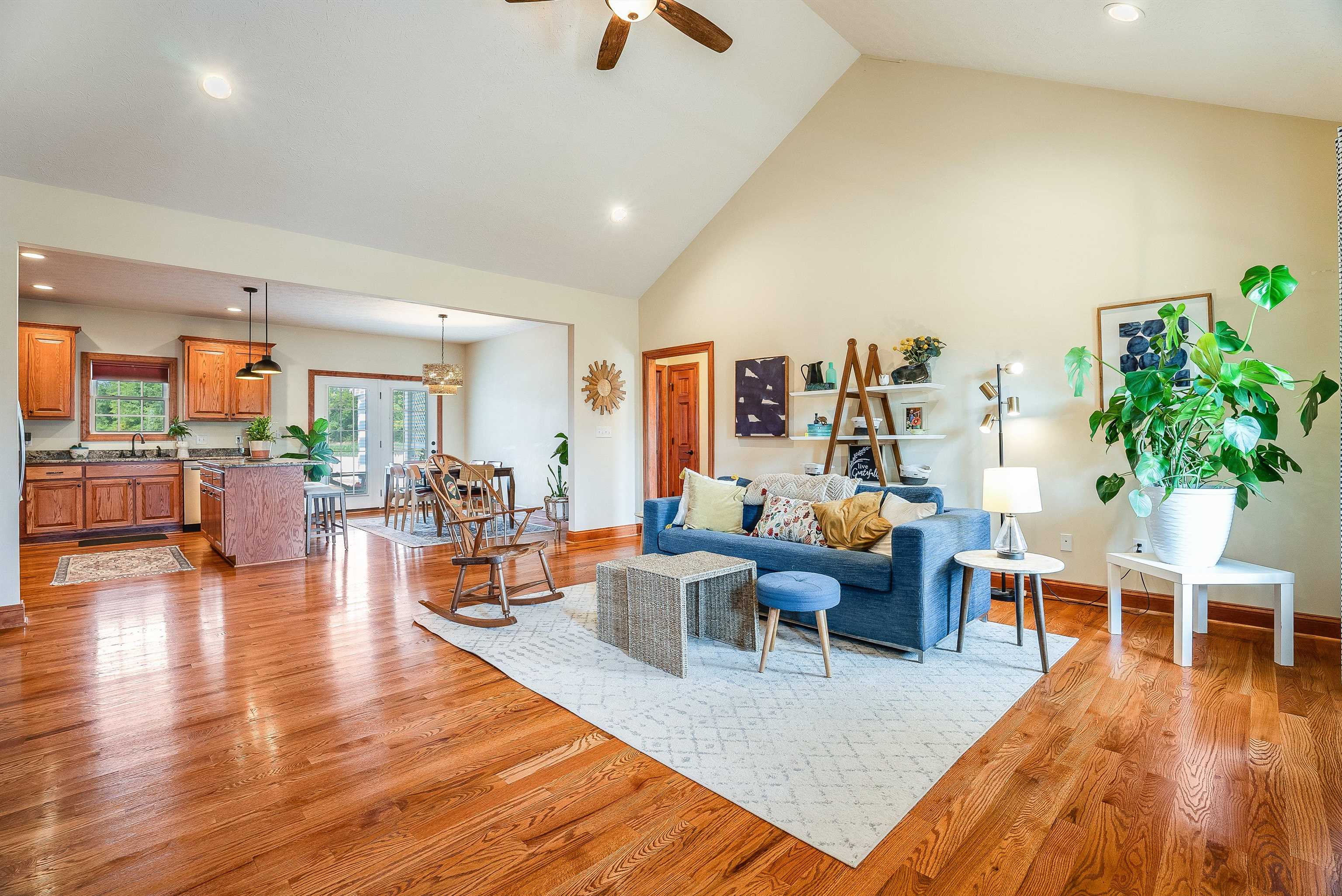 125 STONE DR