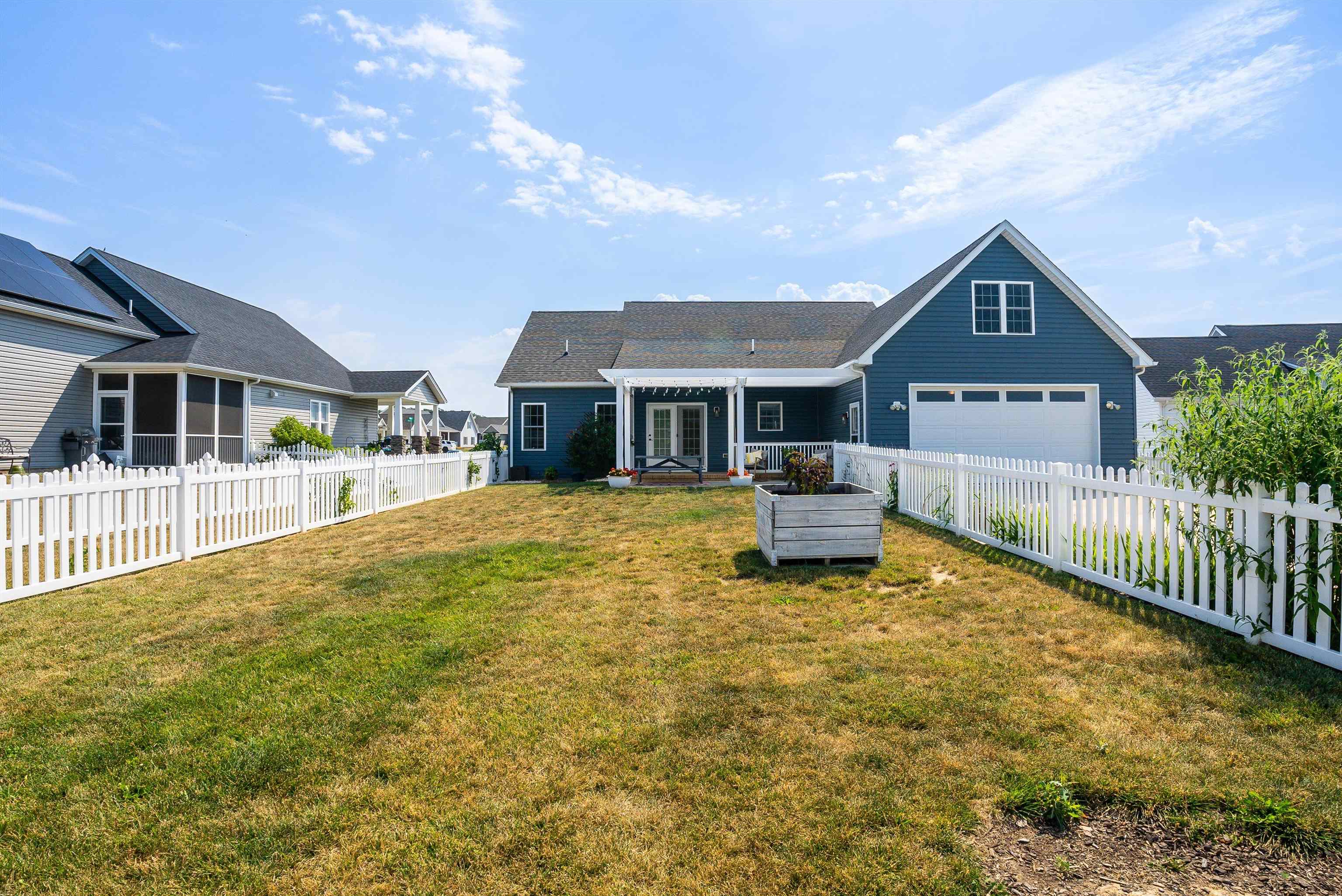 125 STONE DR