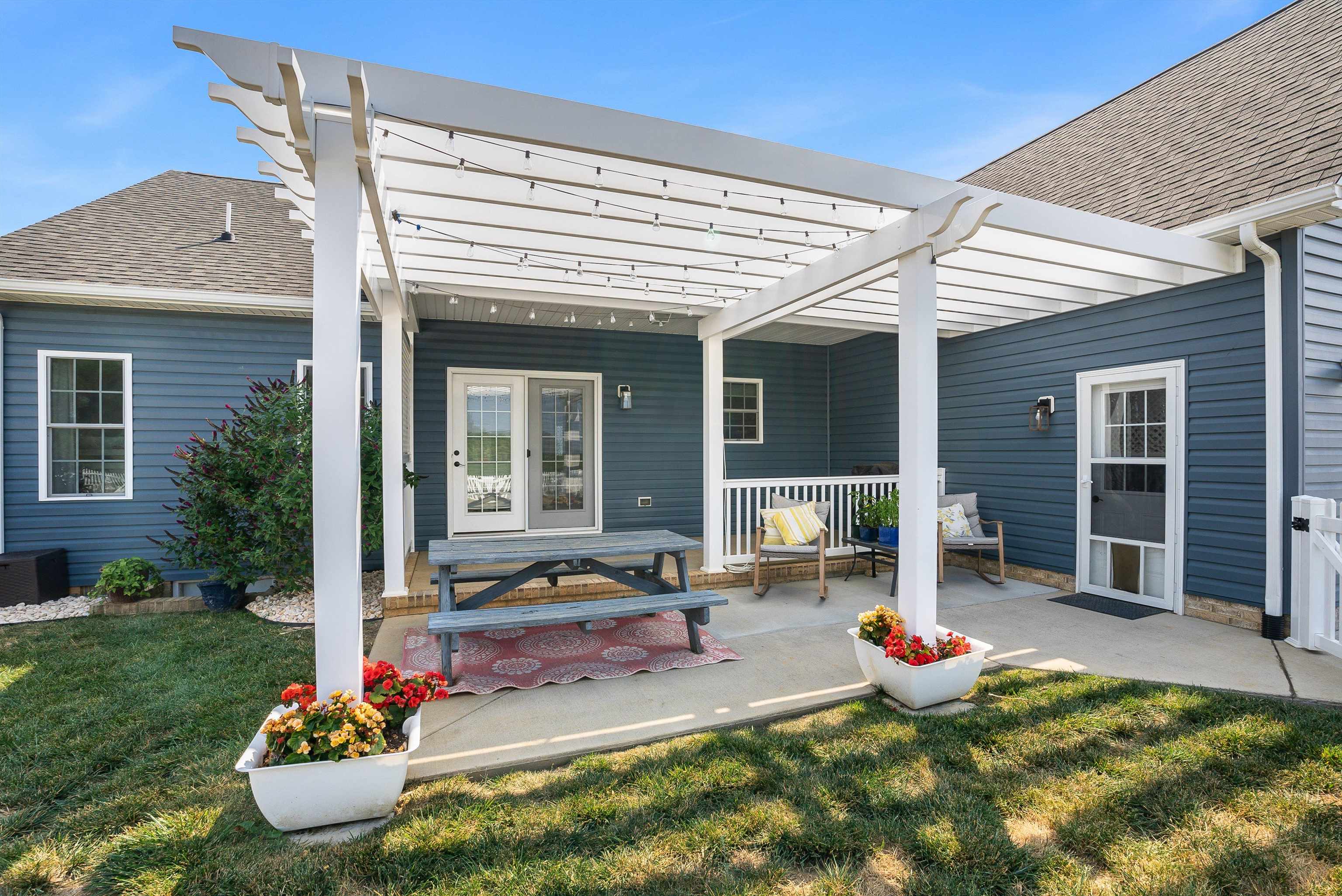 125 STONE DR
