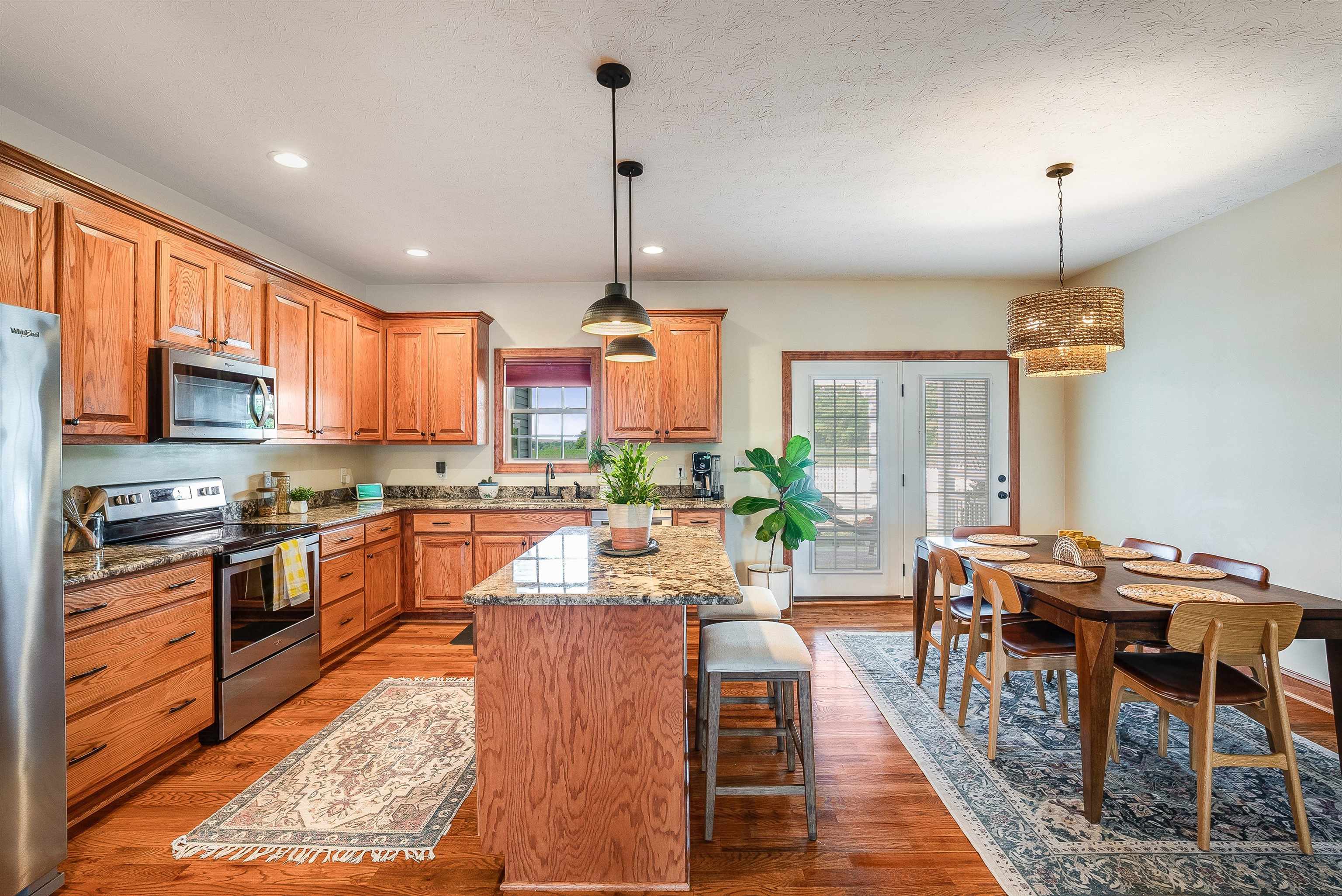 125 STONE DR