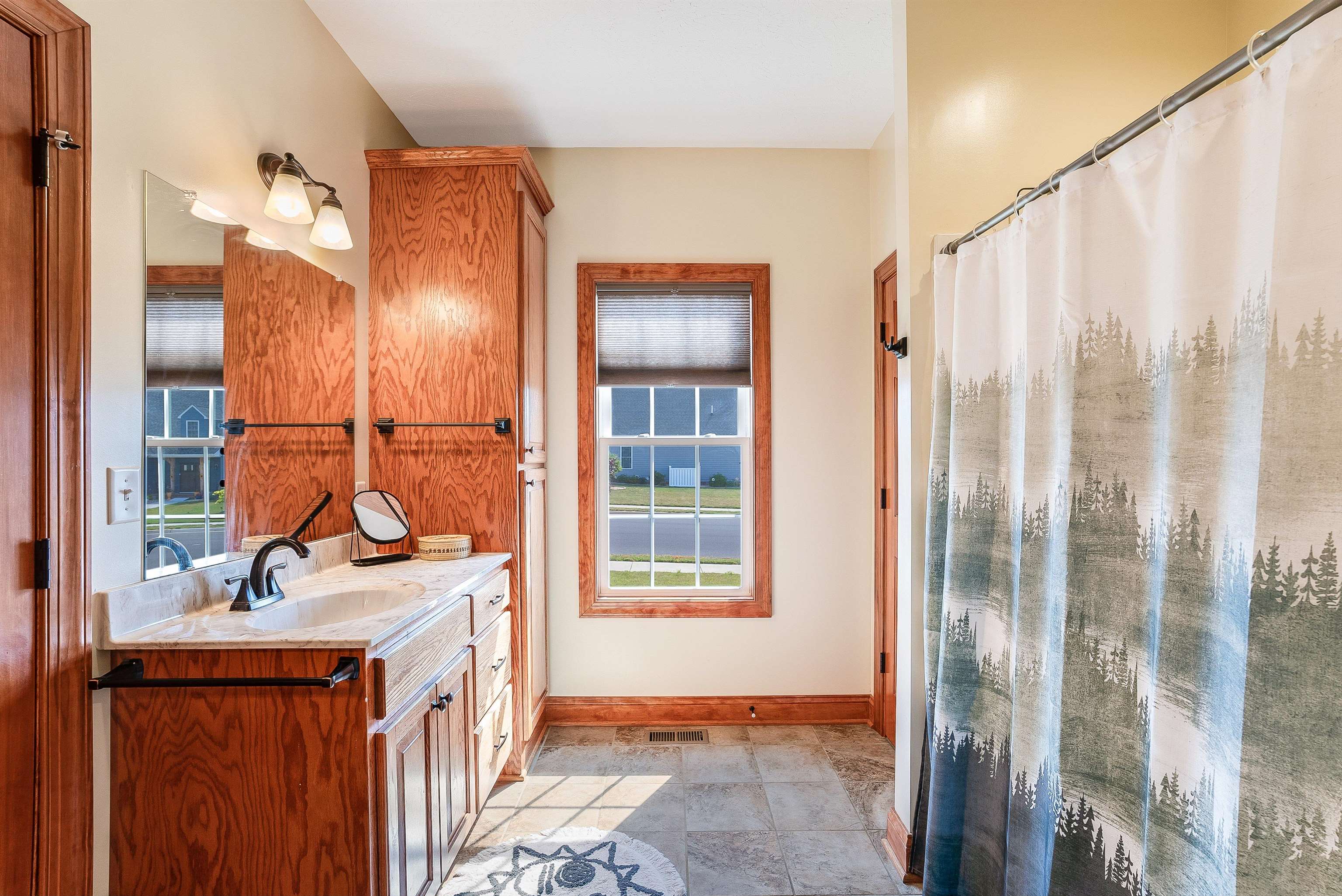 125 STONE DR