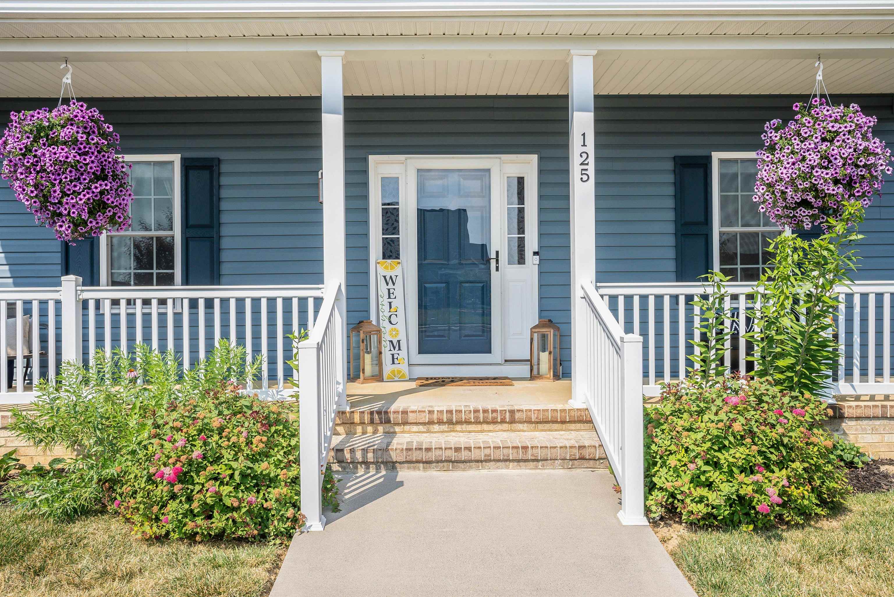 125 STONE DR