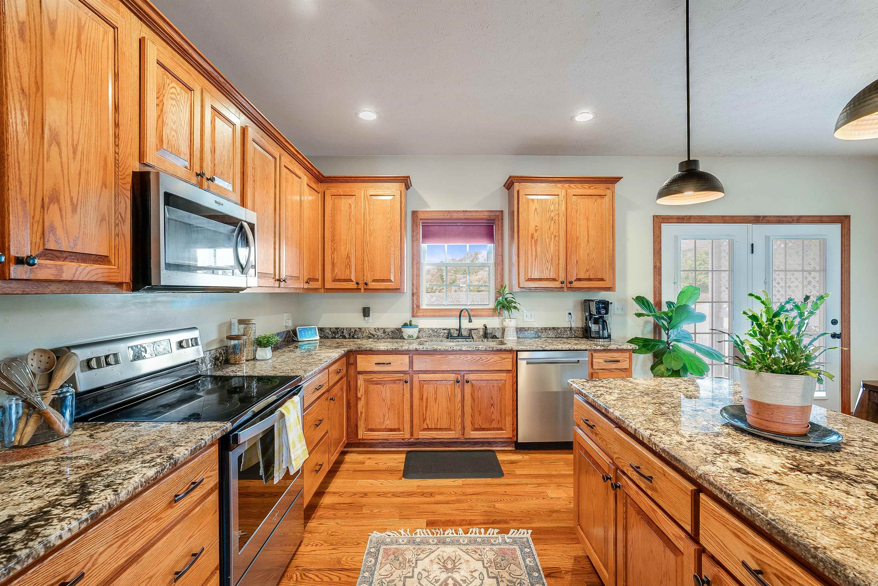 125 STONE DR