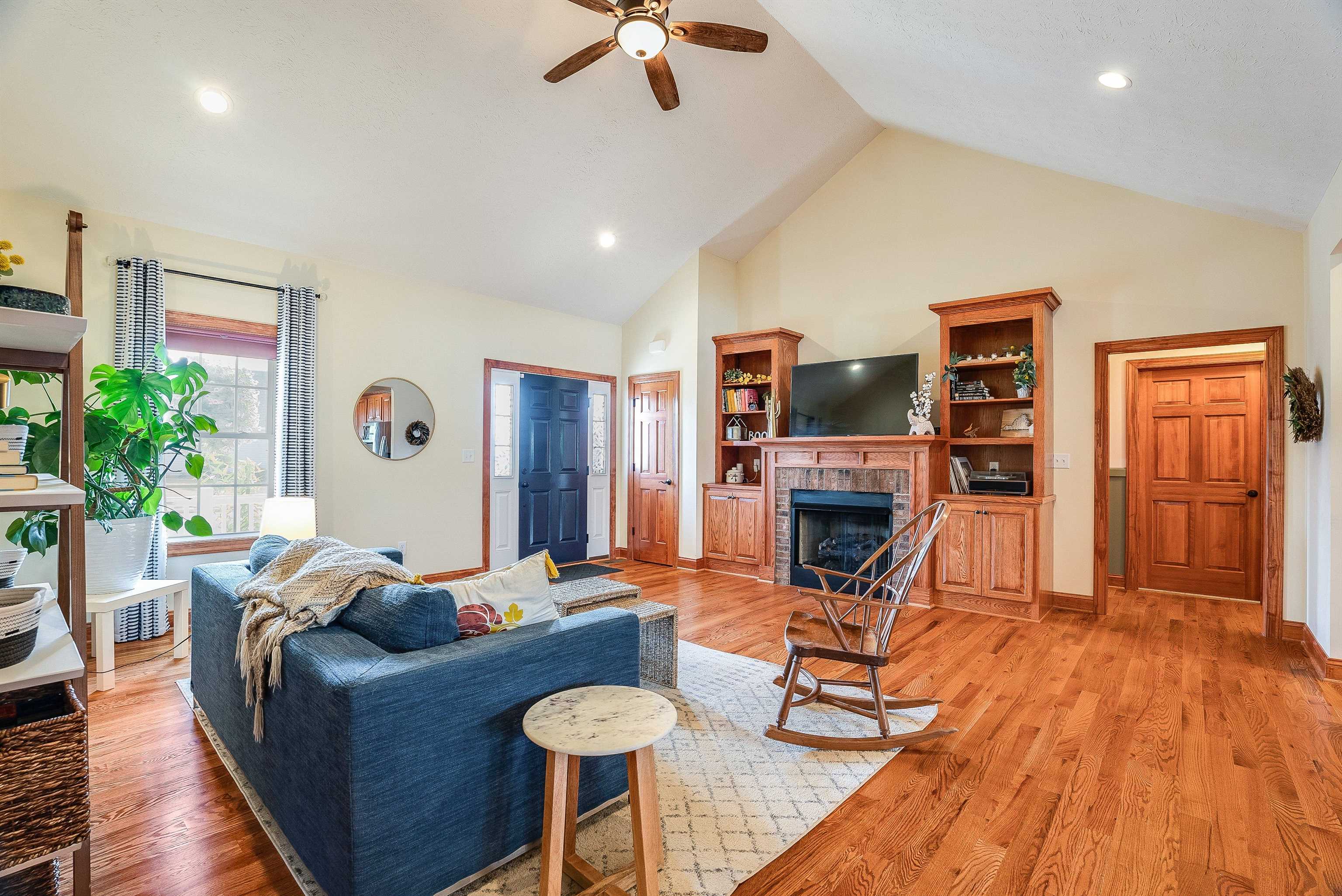 125 STONE DR