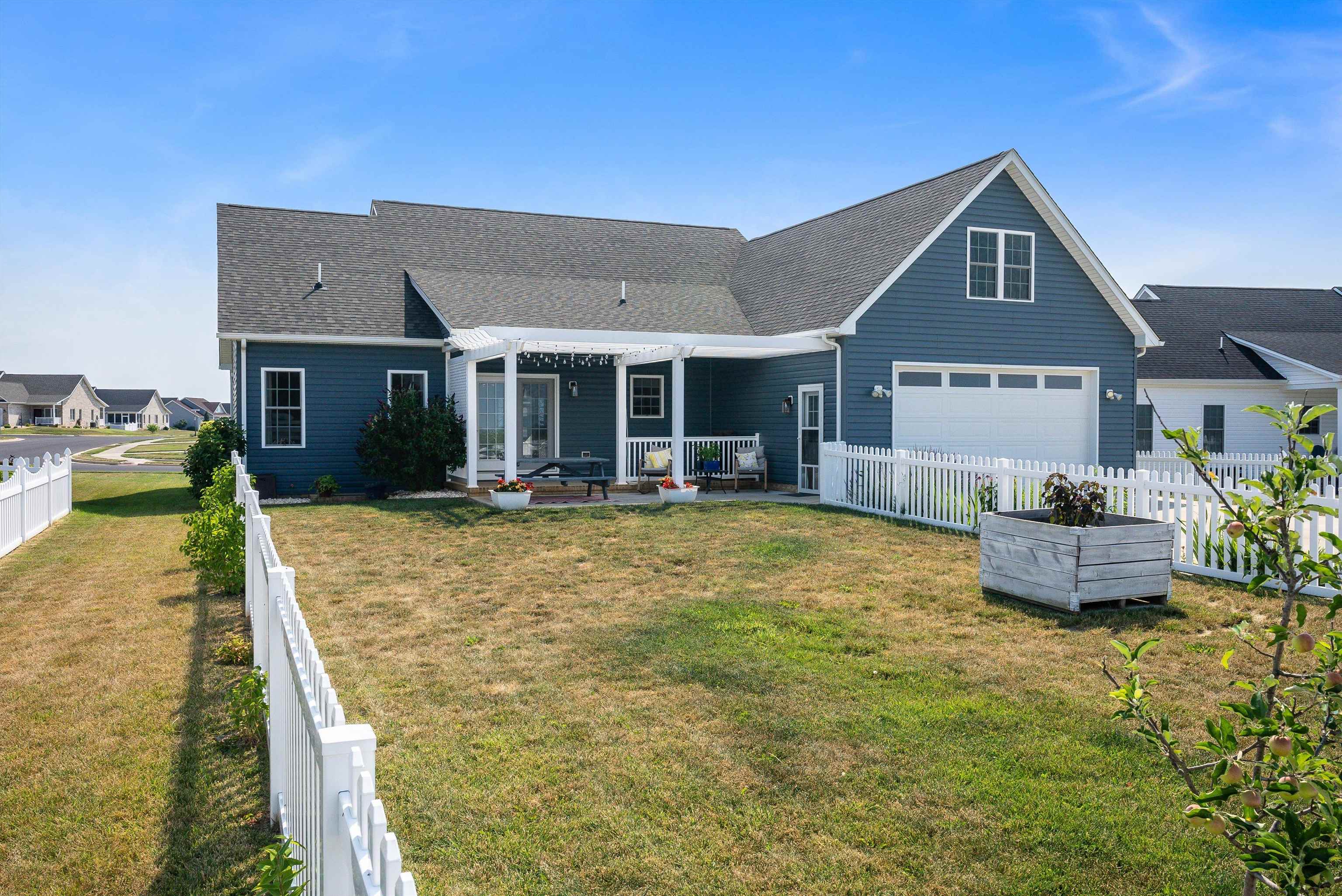 125 STONE DR