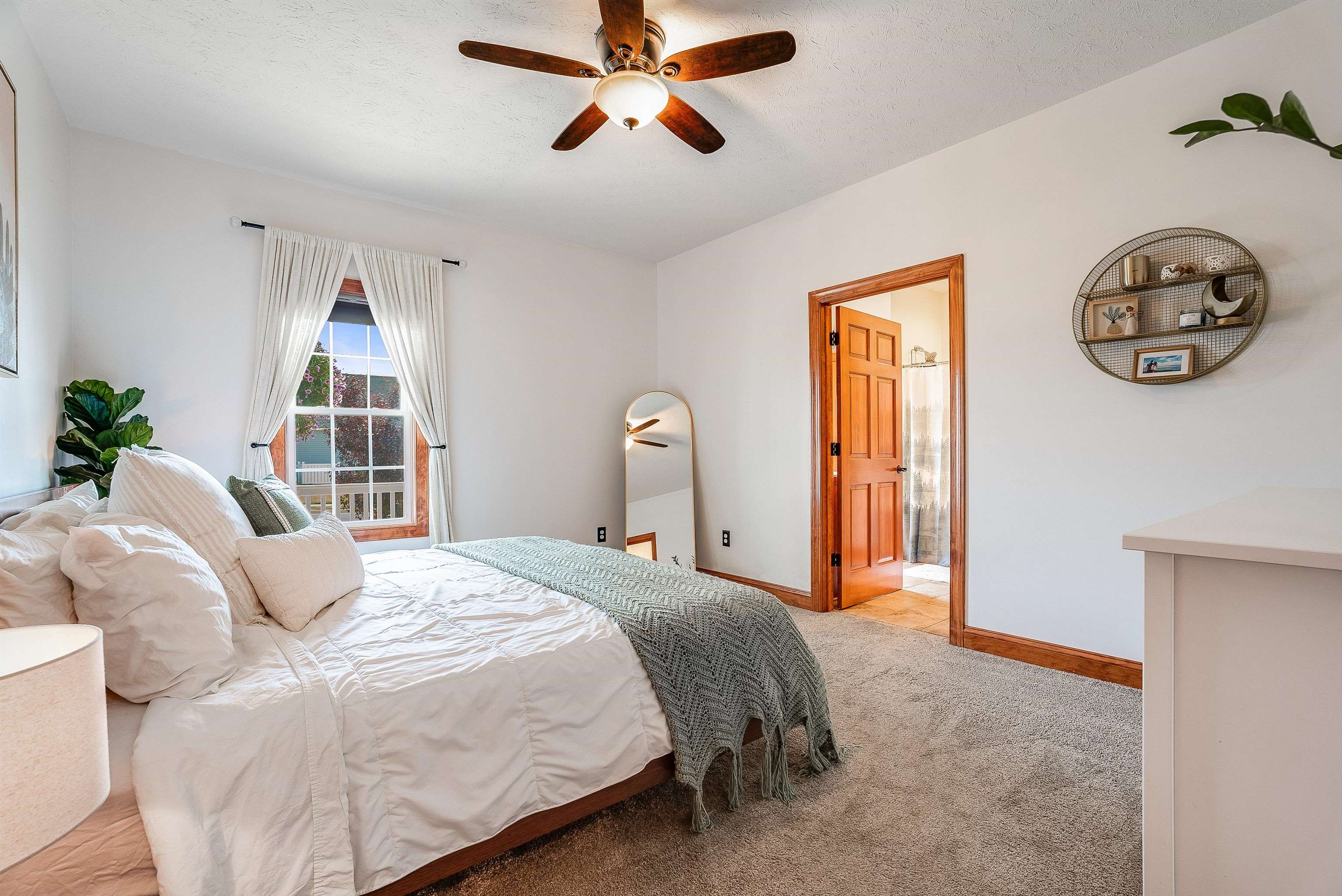 125 STONE DR
