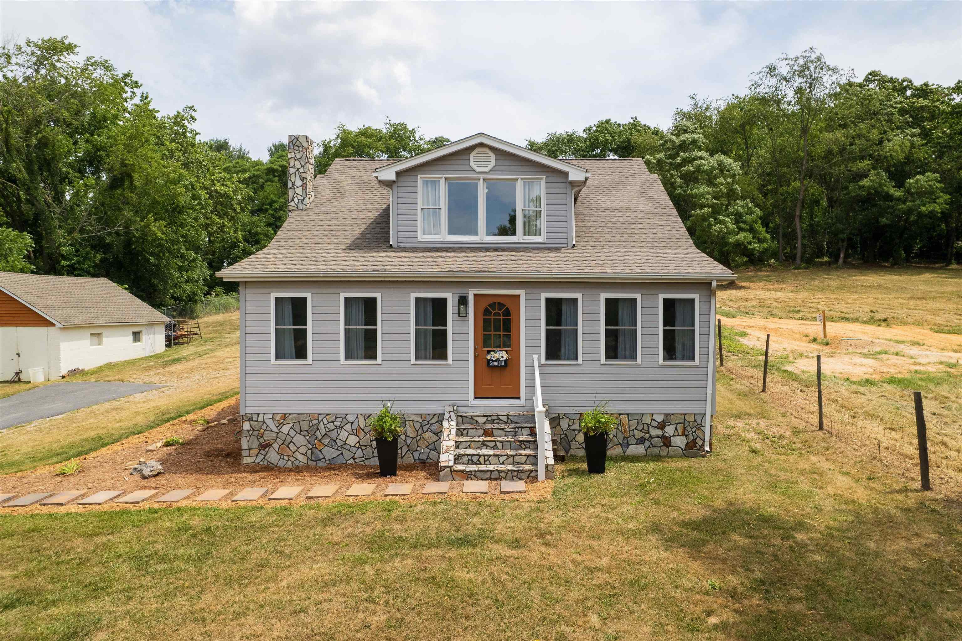 1490 STUARTS DRAFT HWY