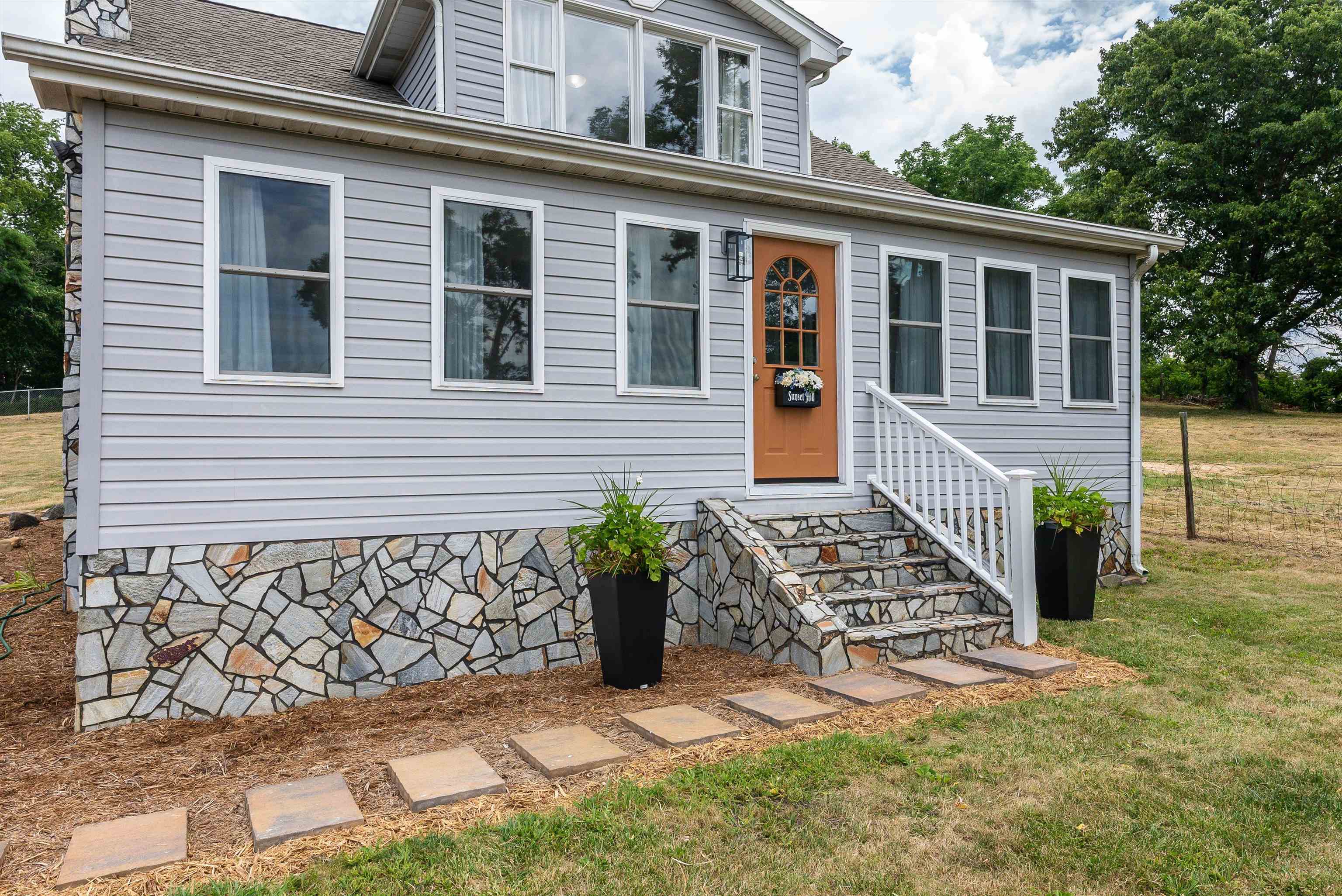 1490 STUARTS DRAFT HWY