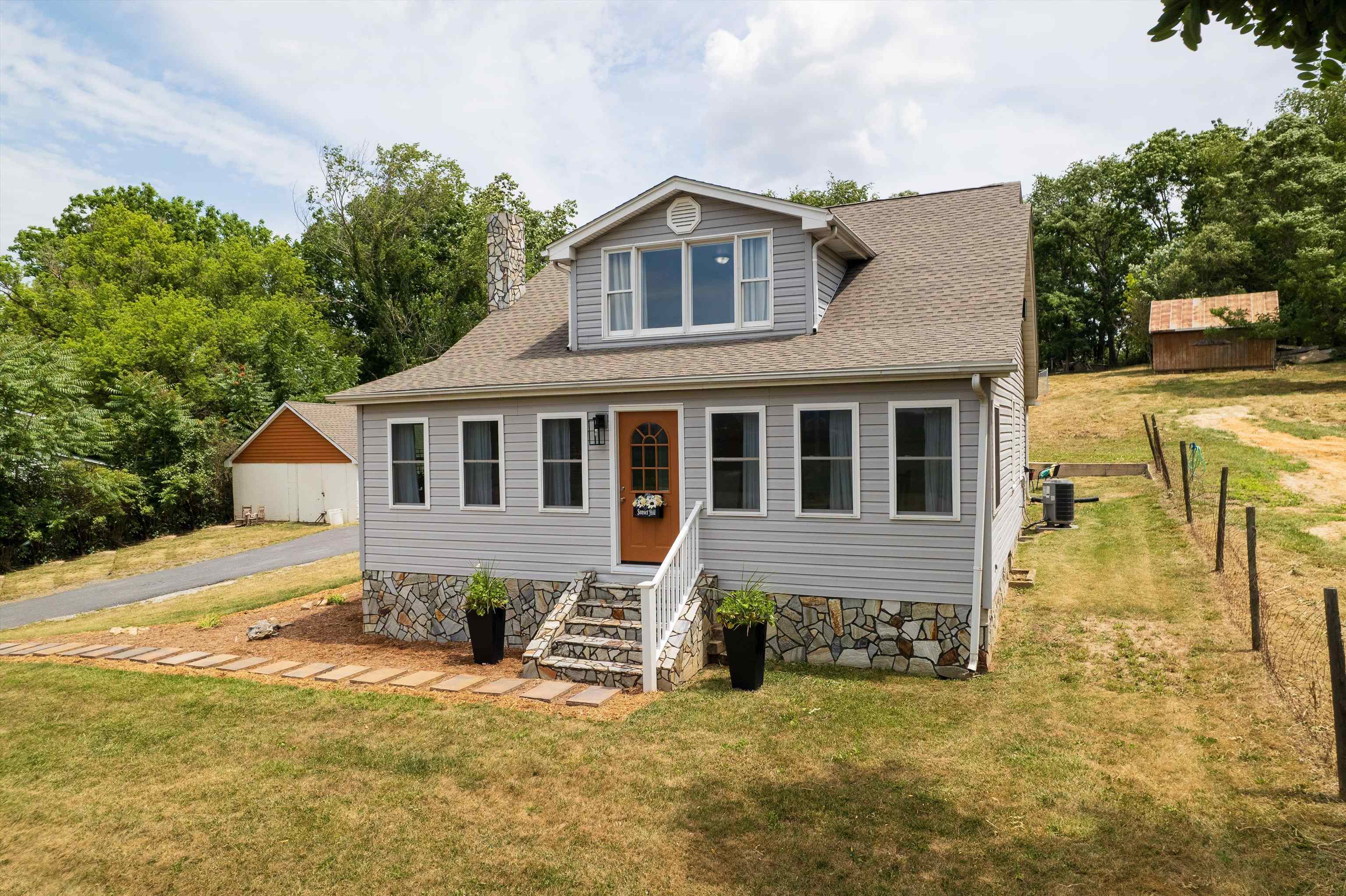 1490 STUARTS DRAFT HWY