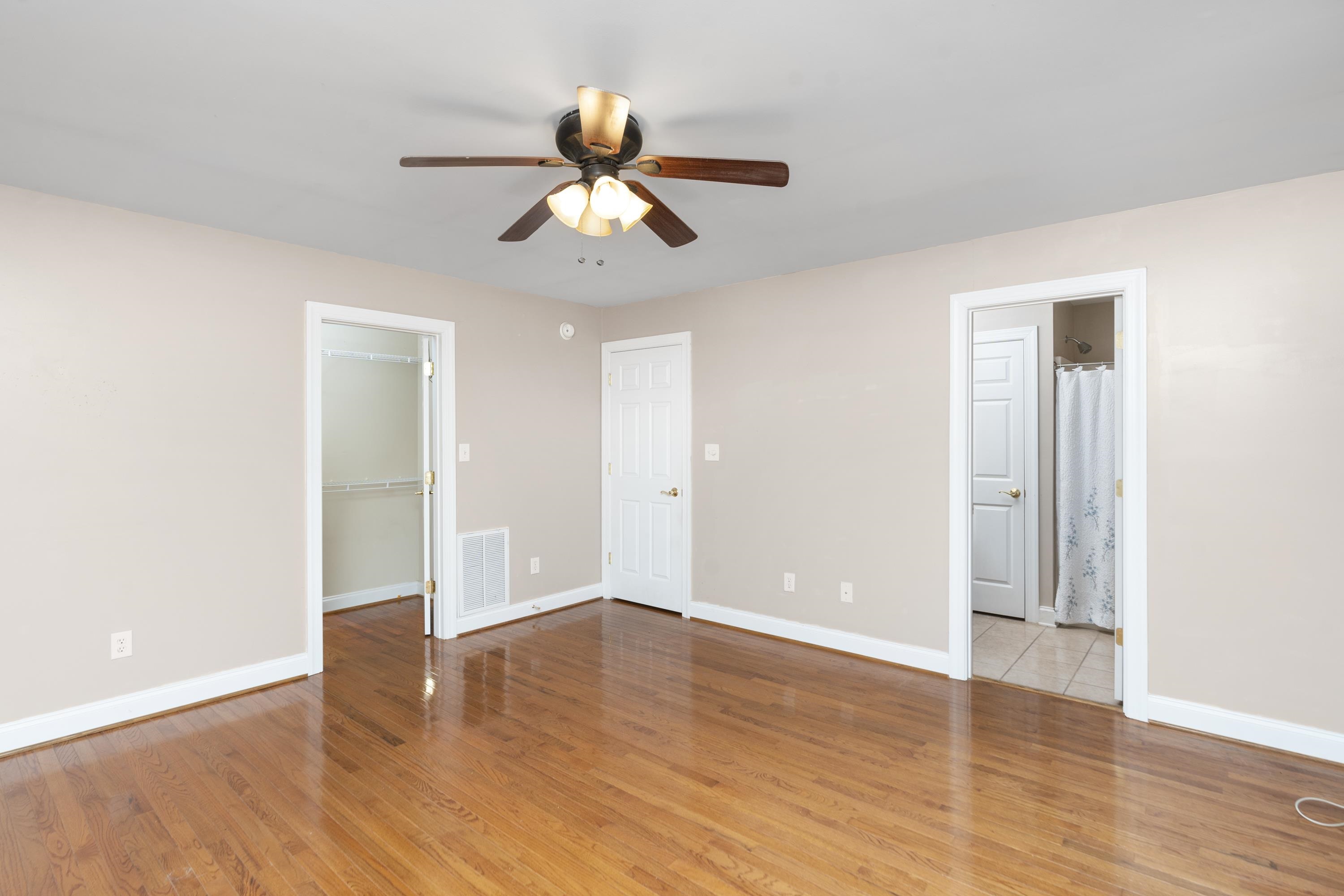 81 ROXBURY DR