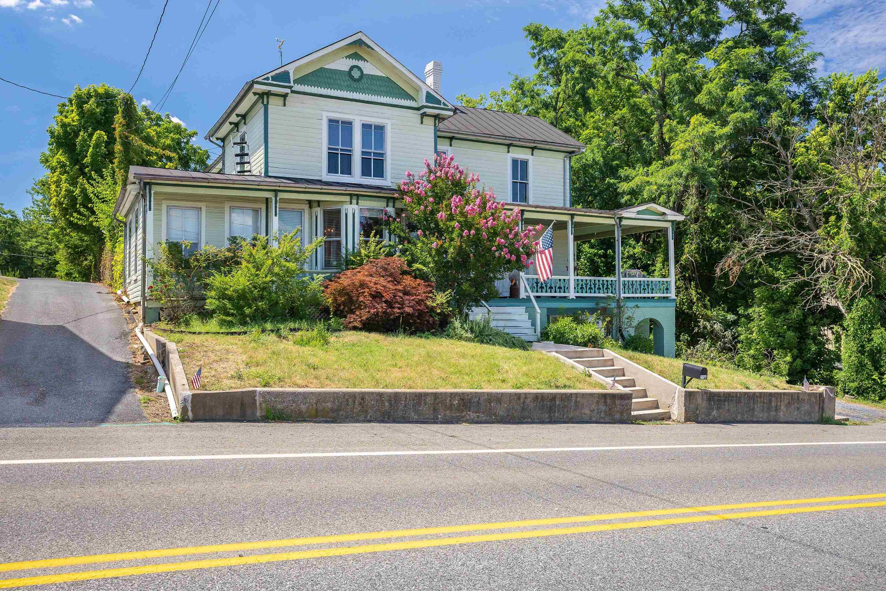 2356 LEE HWY