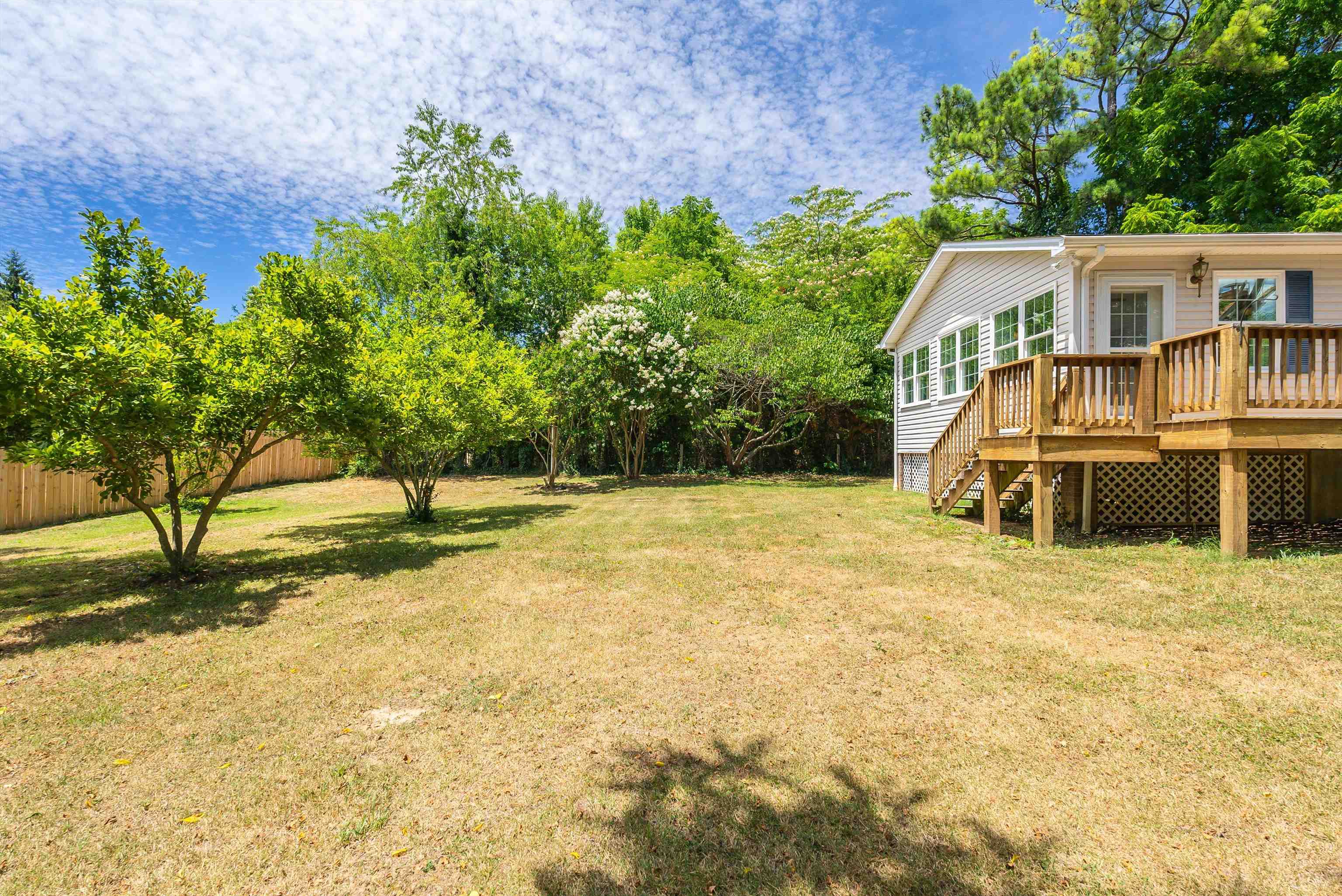 308 N OAK LN