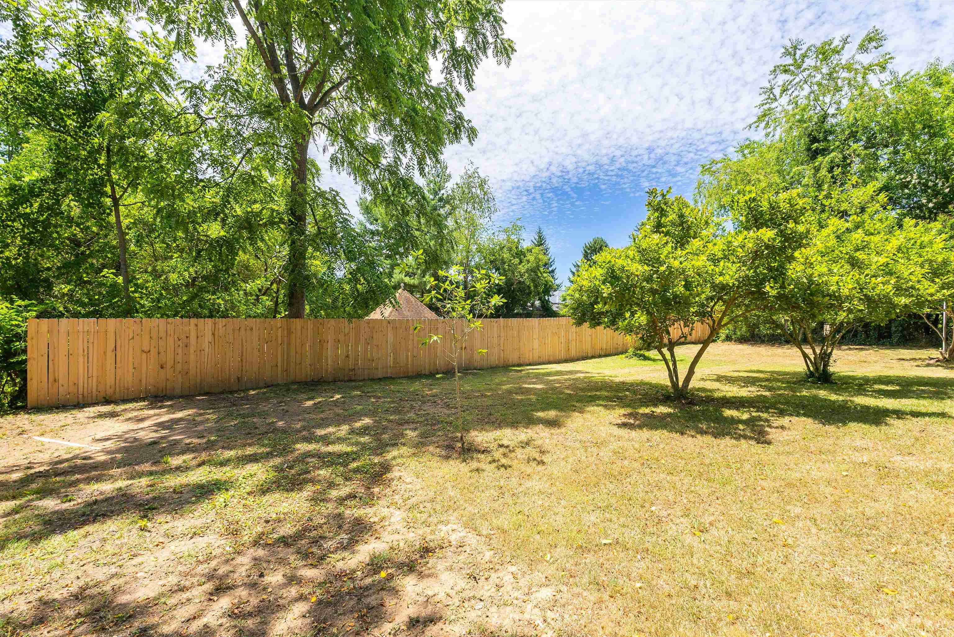 308 N OAK LN