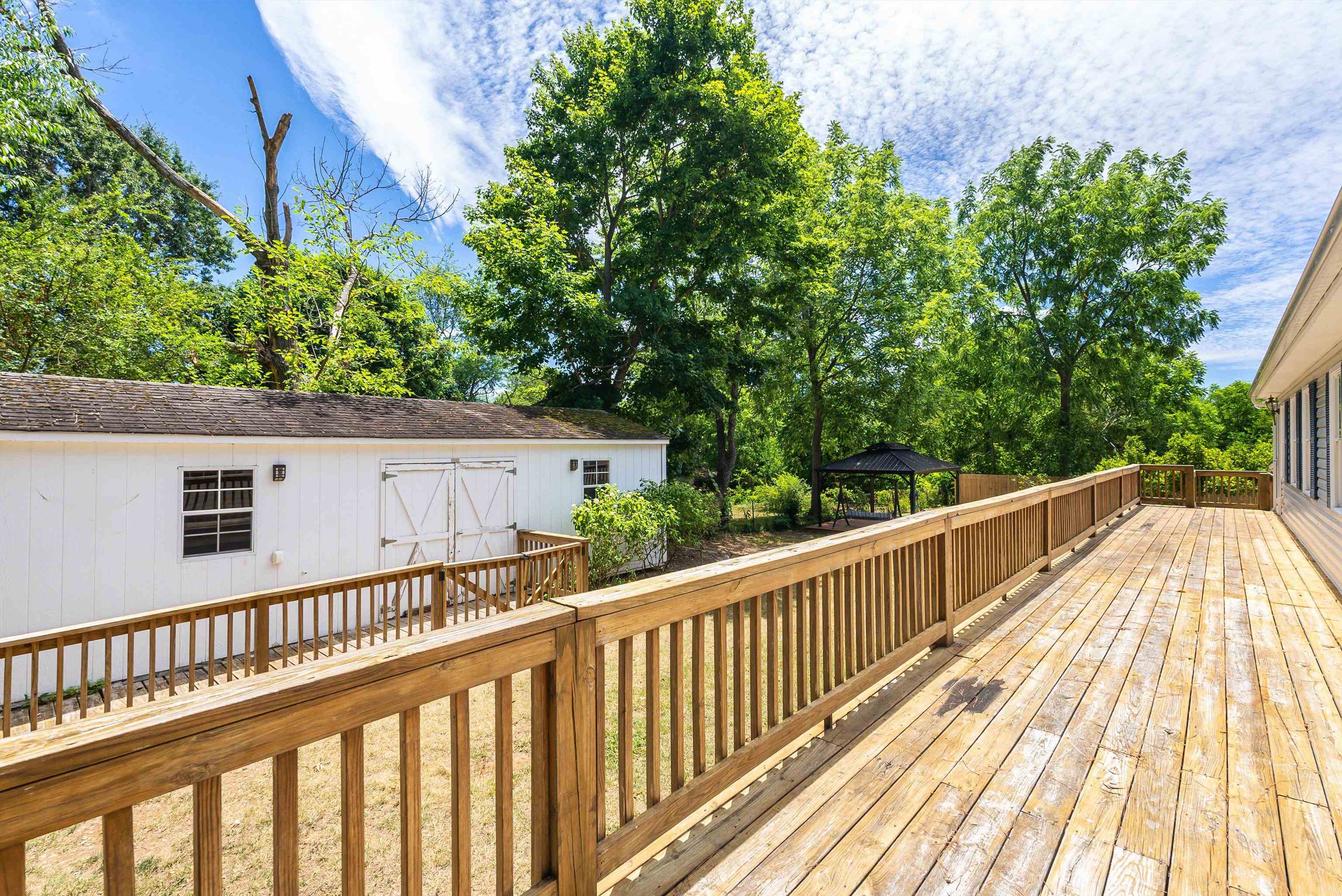 308 N OAK LN