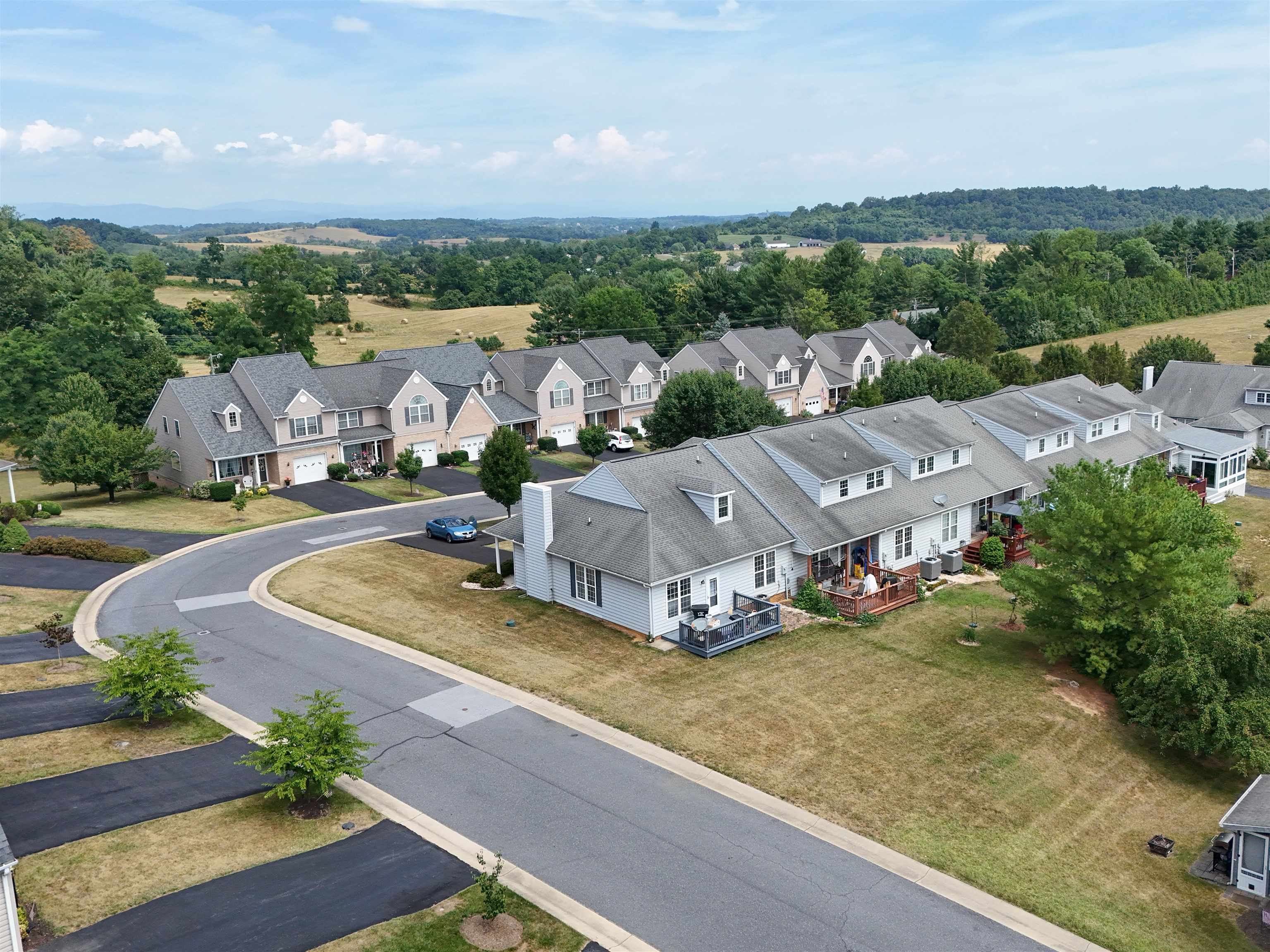 26 VILLA VIEW DR