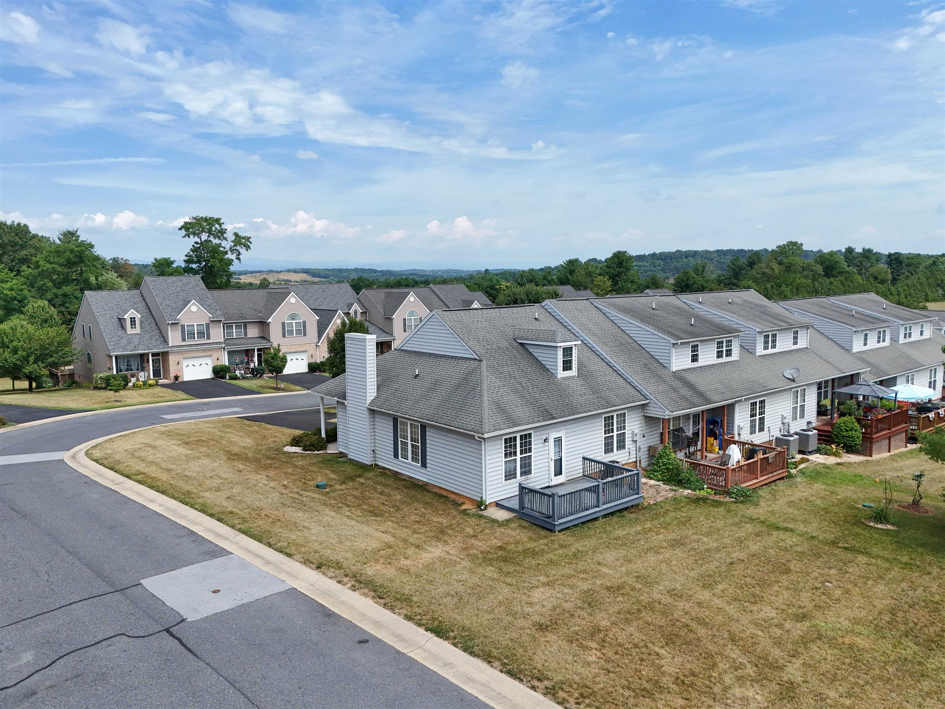 26 VILLA VIEW DR