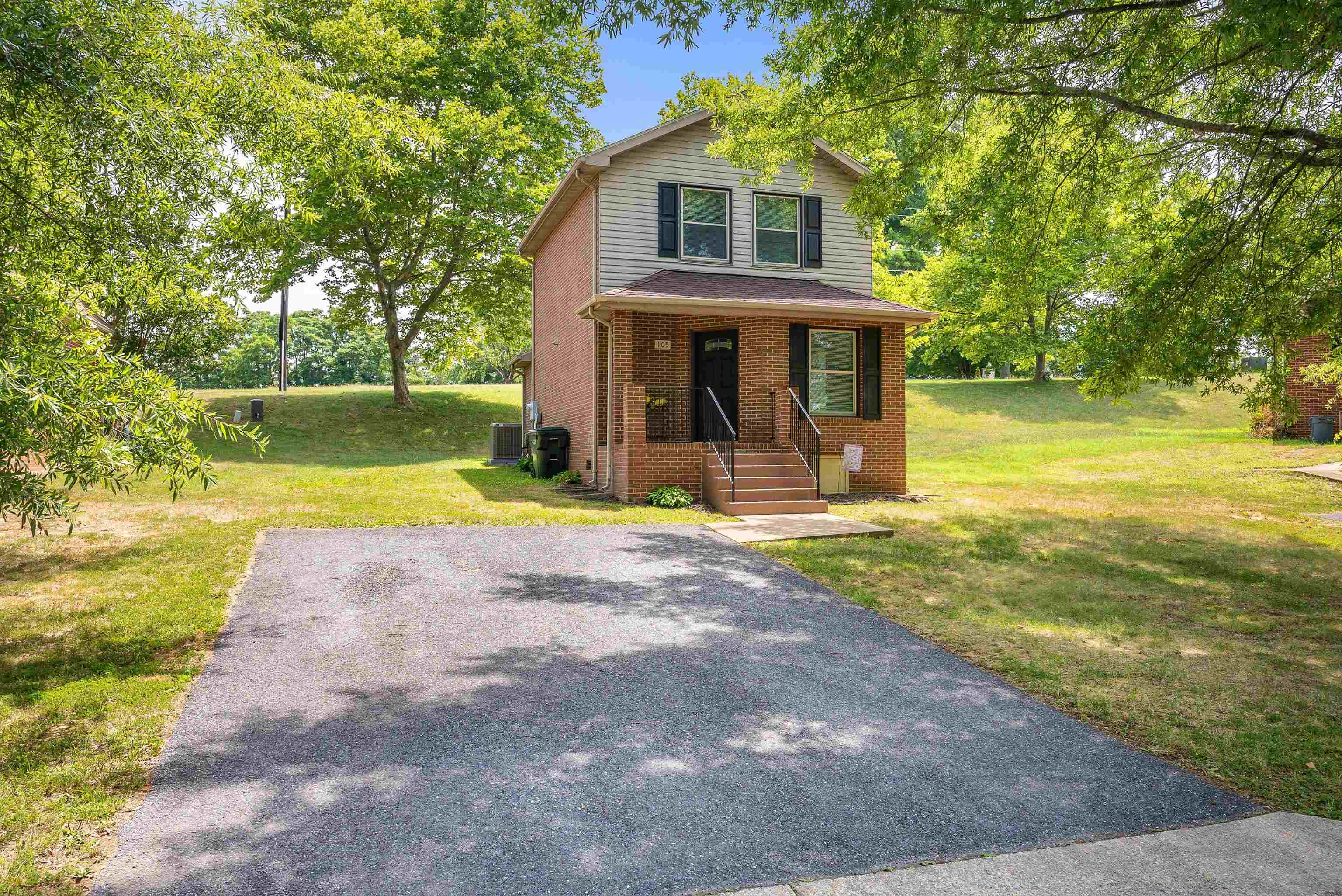 105 RIVER RUN CIR