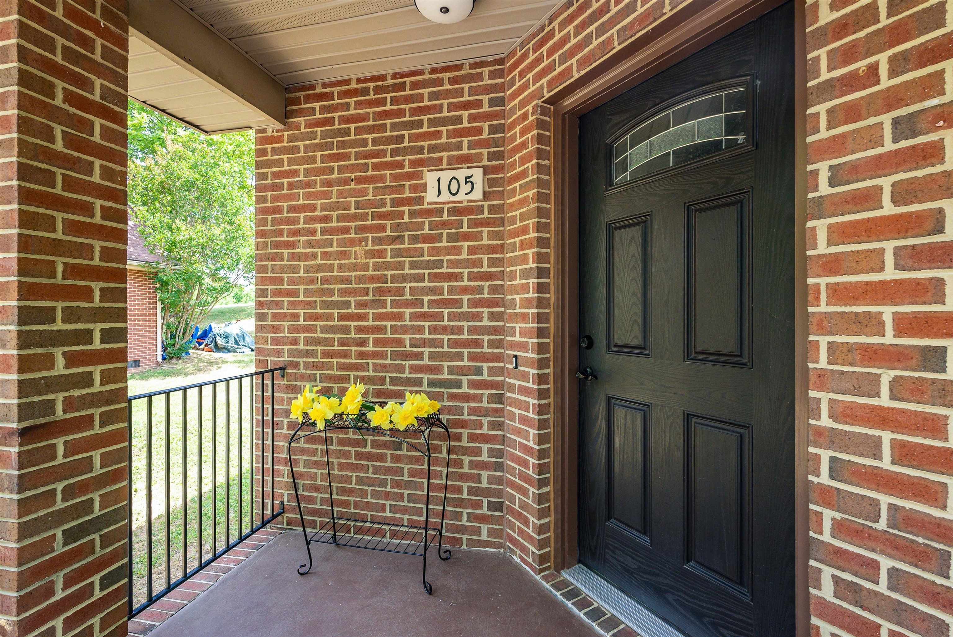 105 RIVER RUN CIR