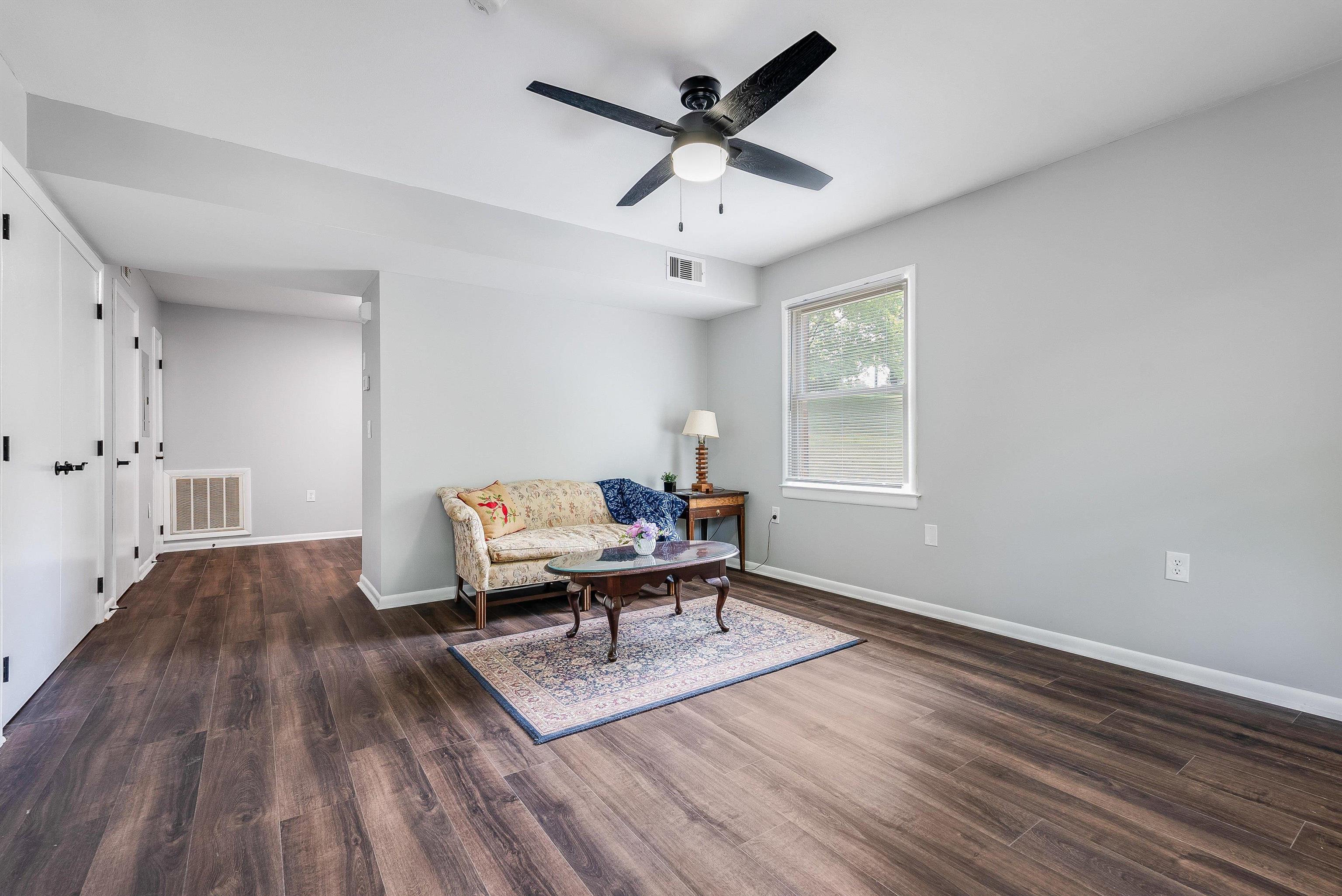 105 RIVER RUN CIR