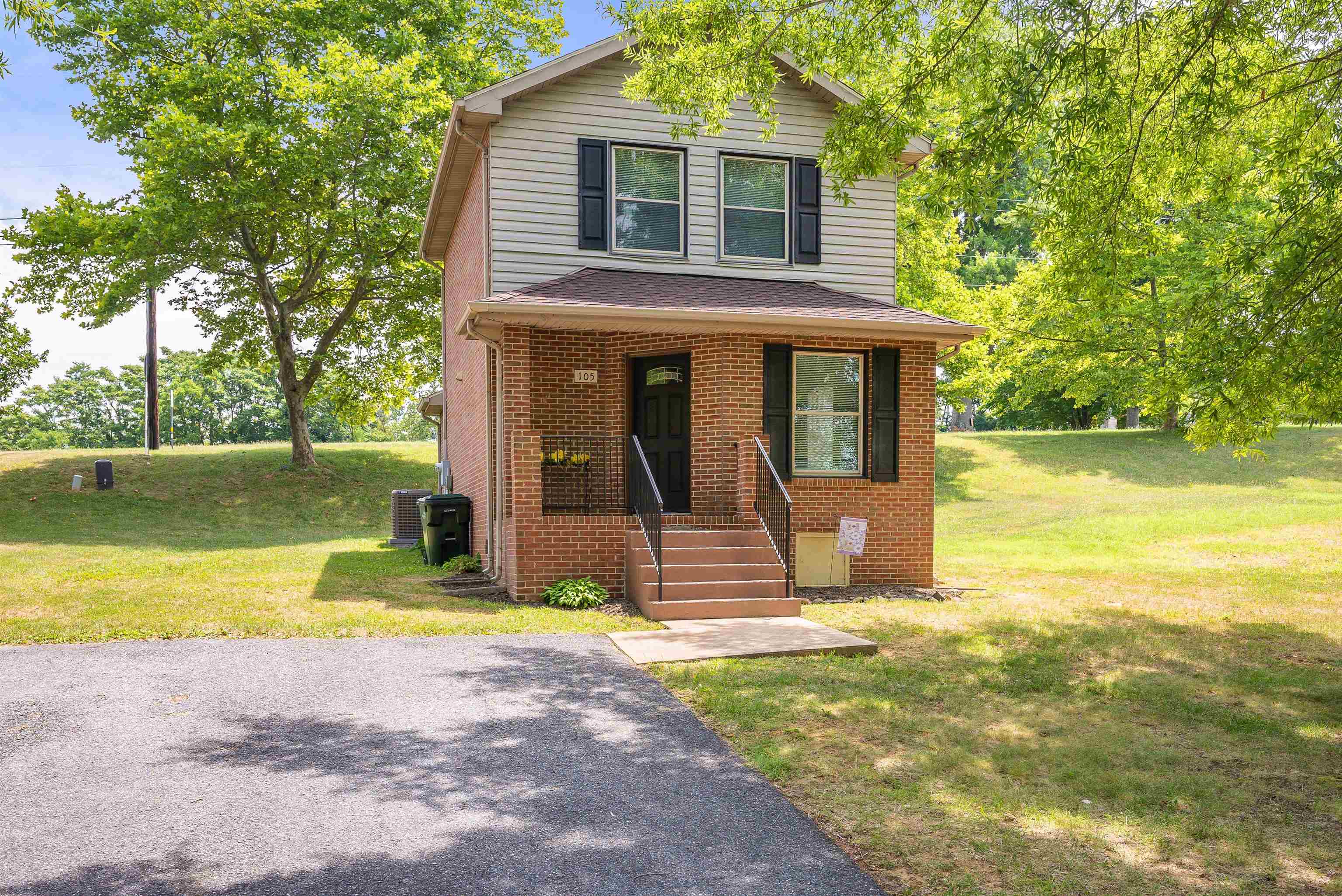 105 RIVER RUN CIR