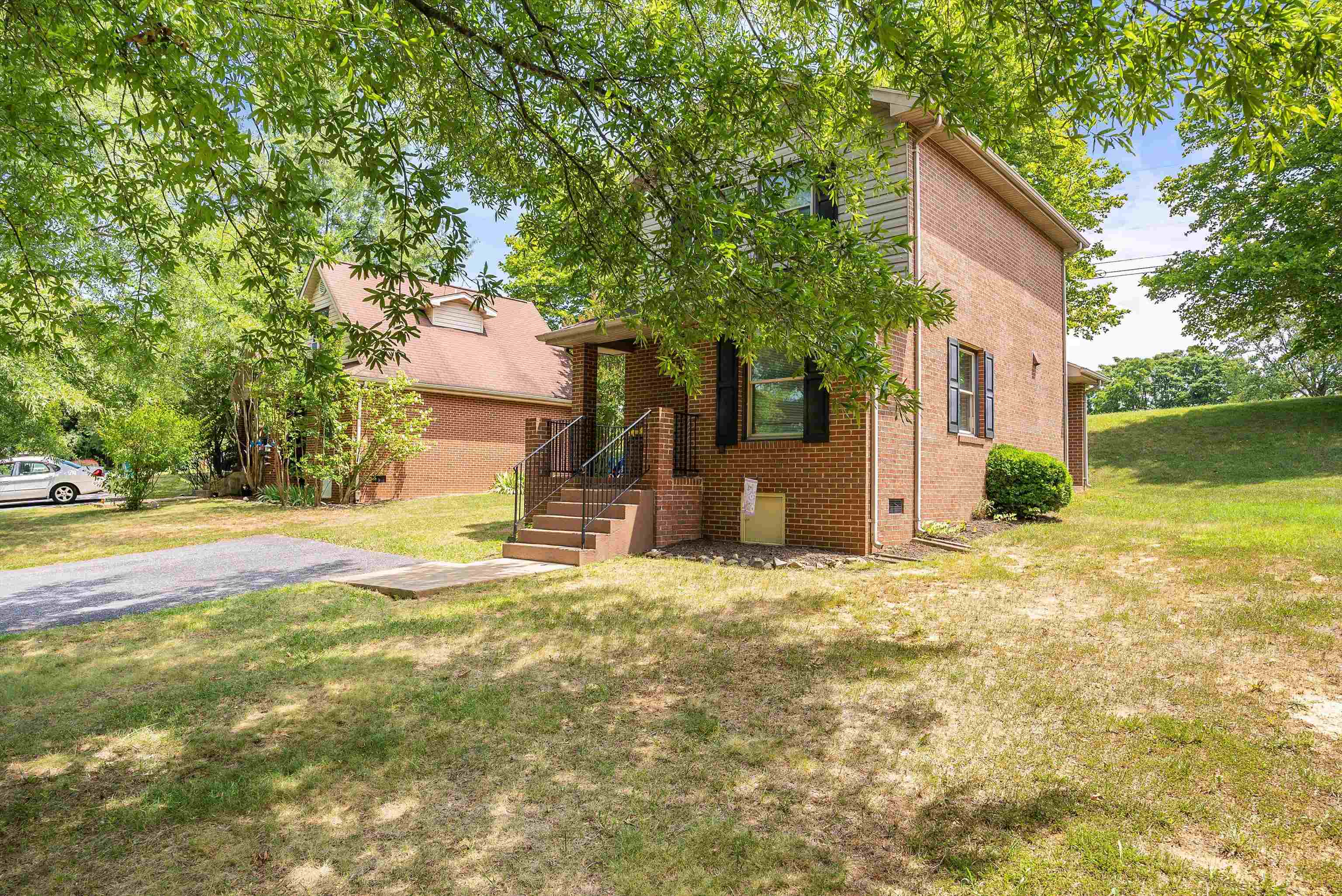 105 RIVER RUN CIR