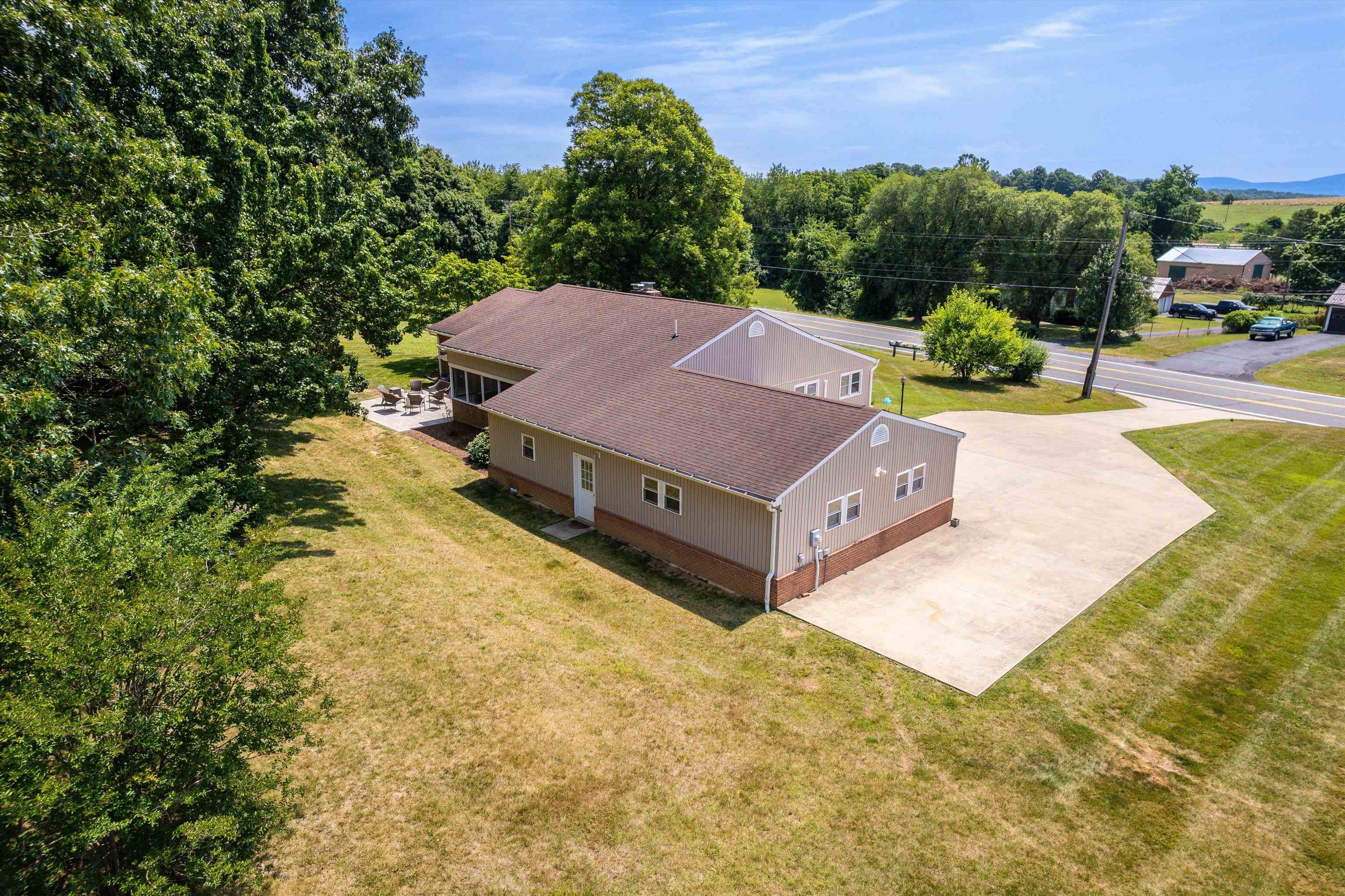 2751 LEE JACKSON HWY