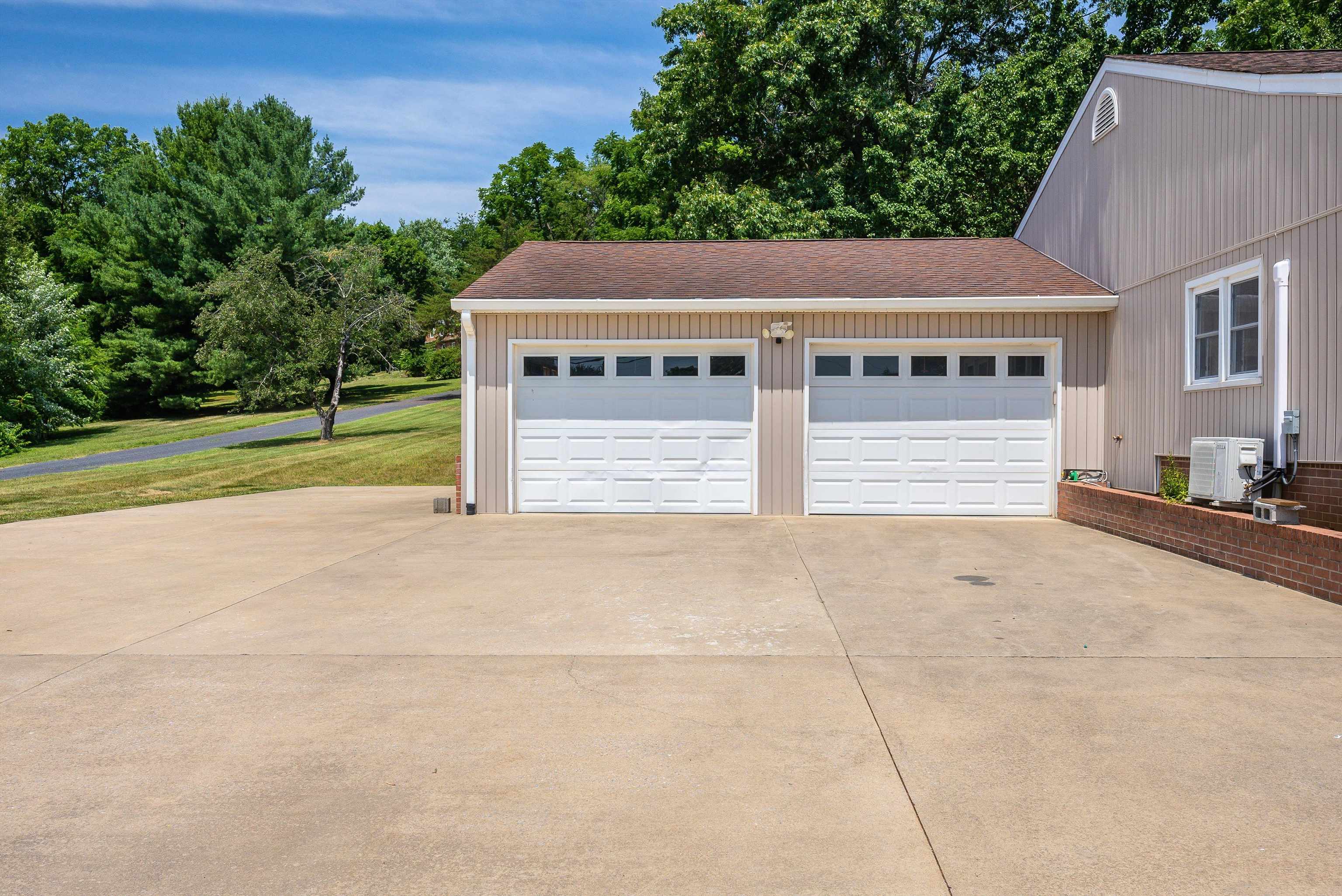 2751 LEE JACKSON HWY