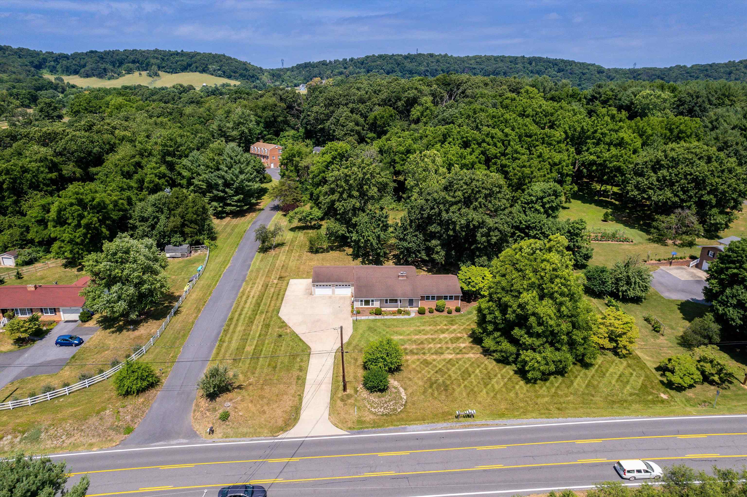 2751 LEE JACKSON HWY