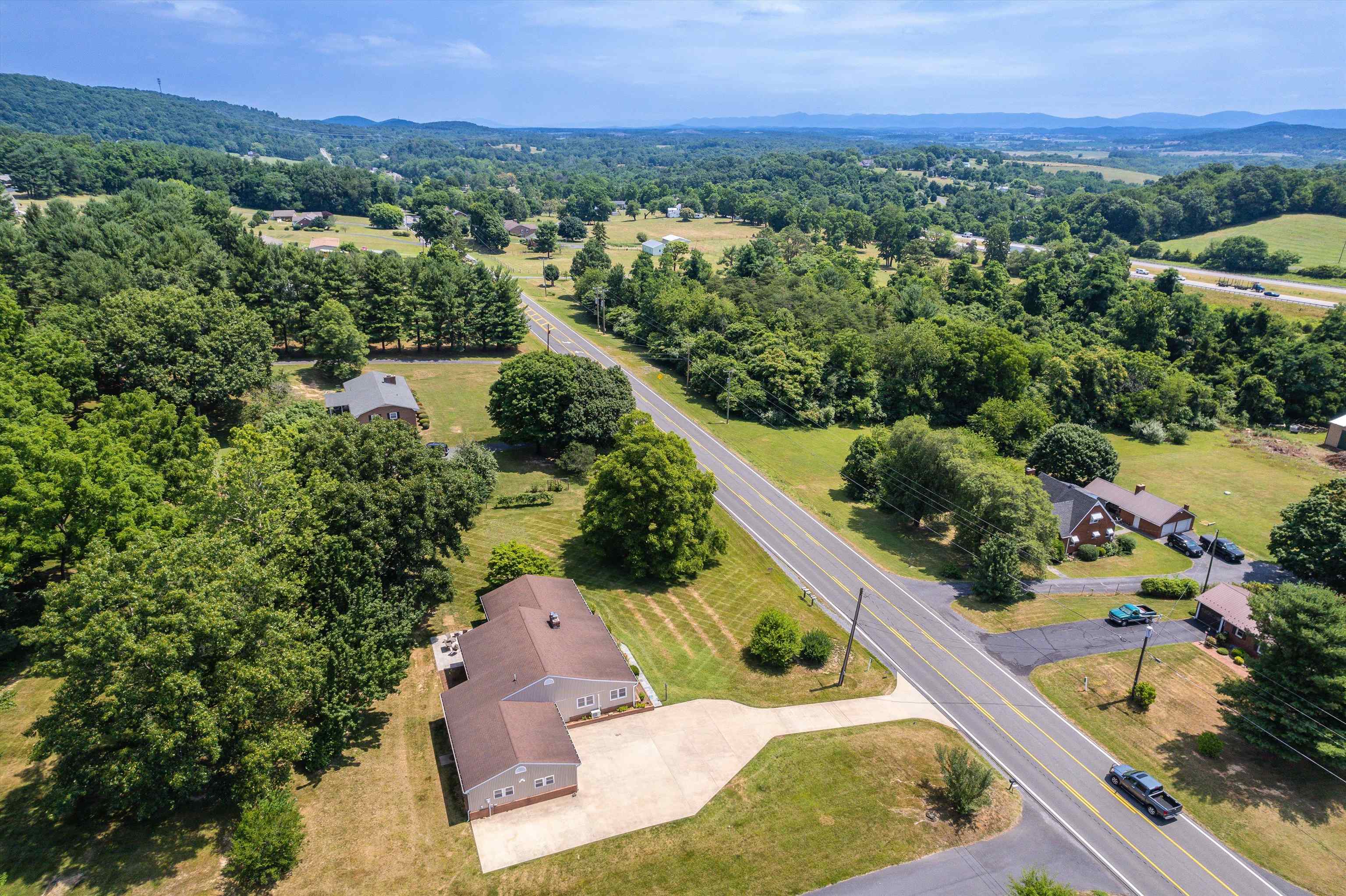 2751 LEE JACKSON HWY