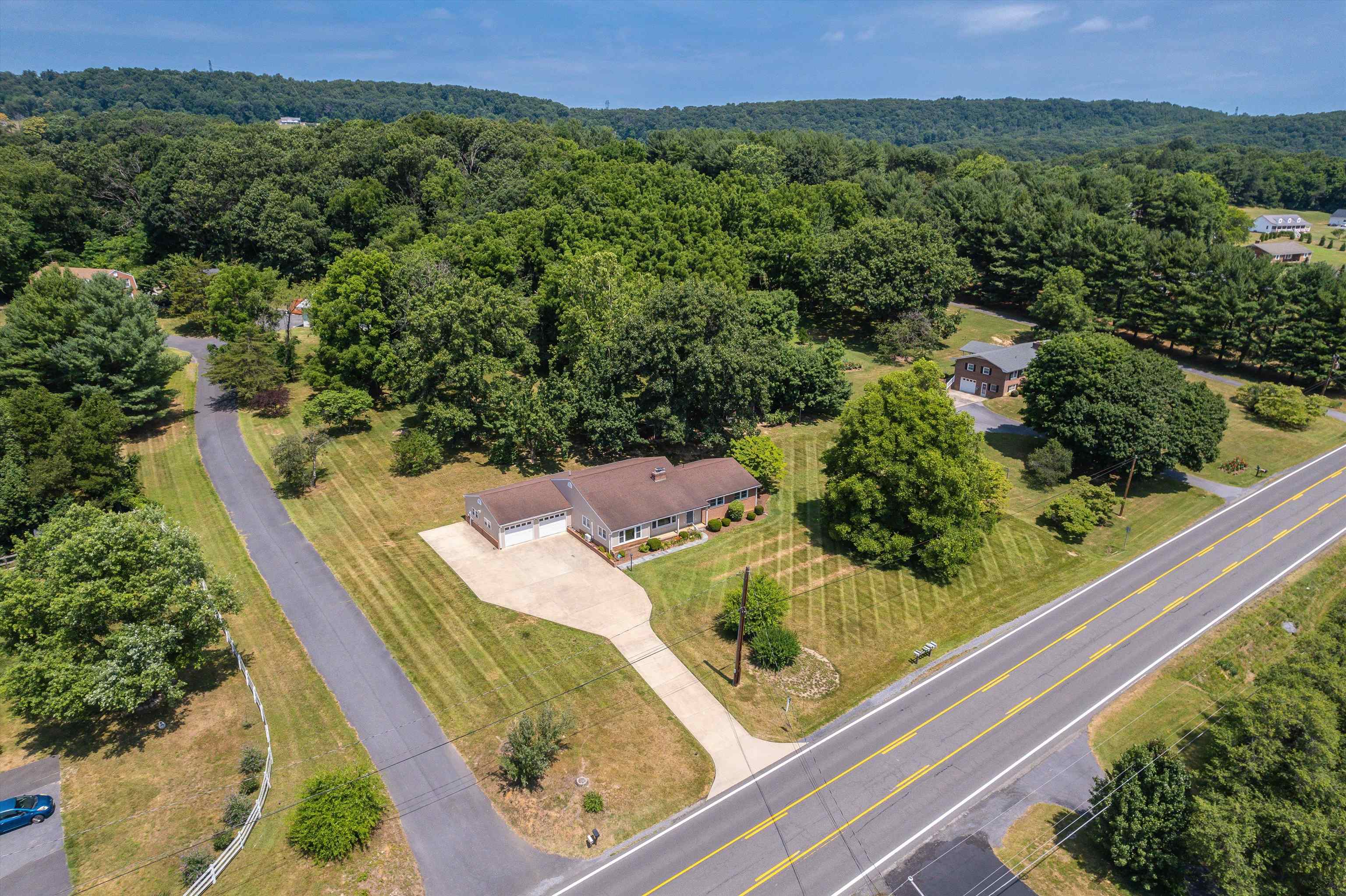 2751 LEE JACKSON HWY