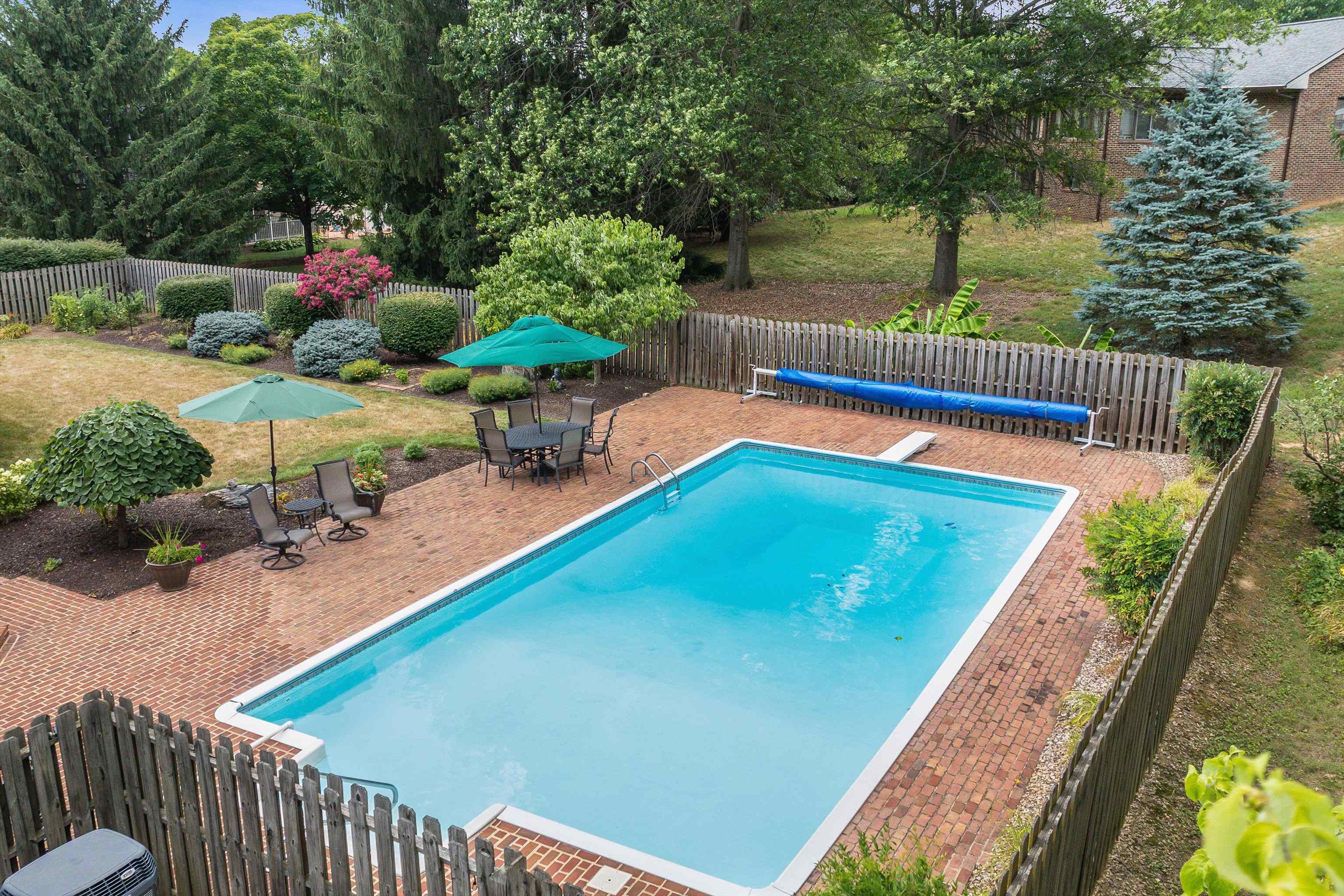 305 PELHAM DR