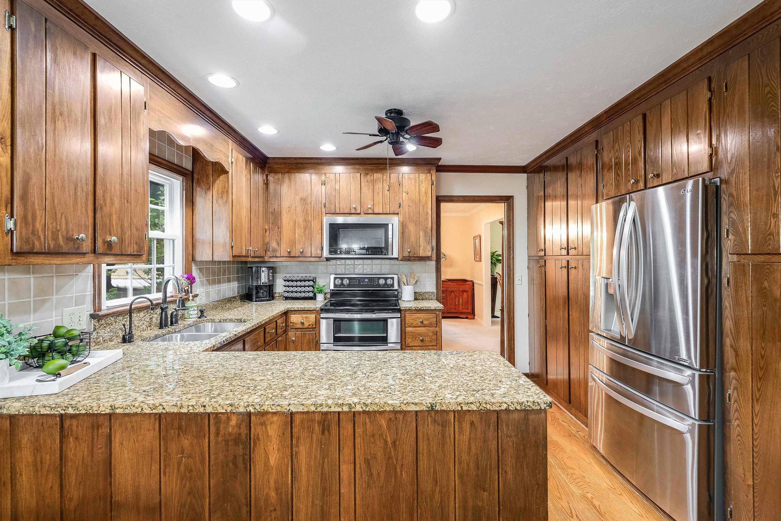 305 PELHAM DR