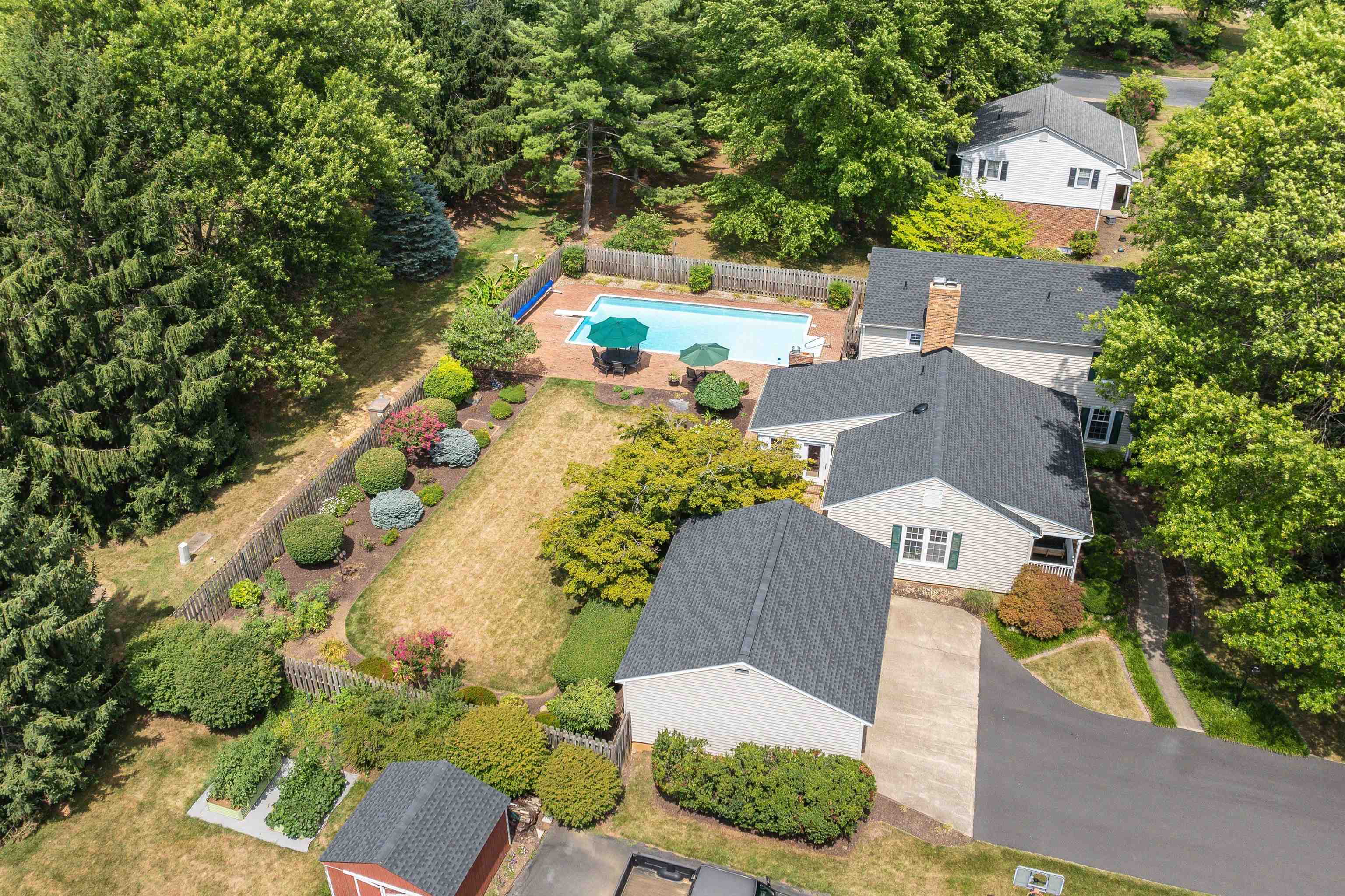 305 PELHAM DR