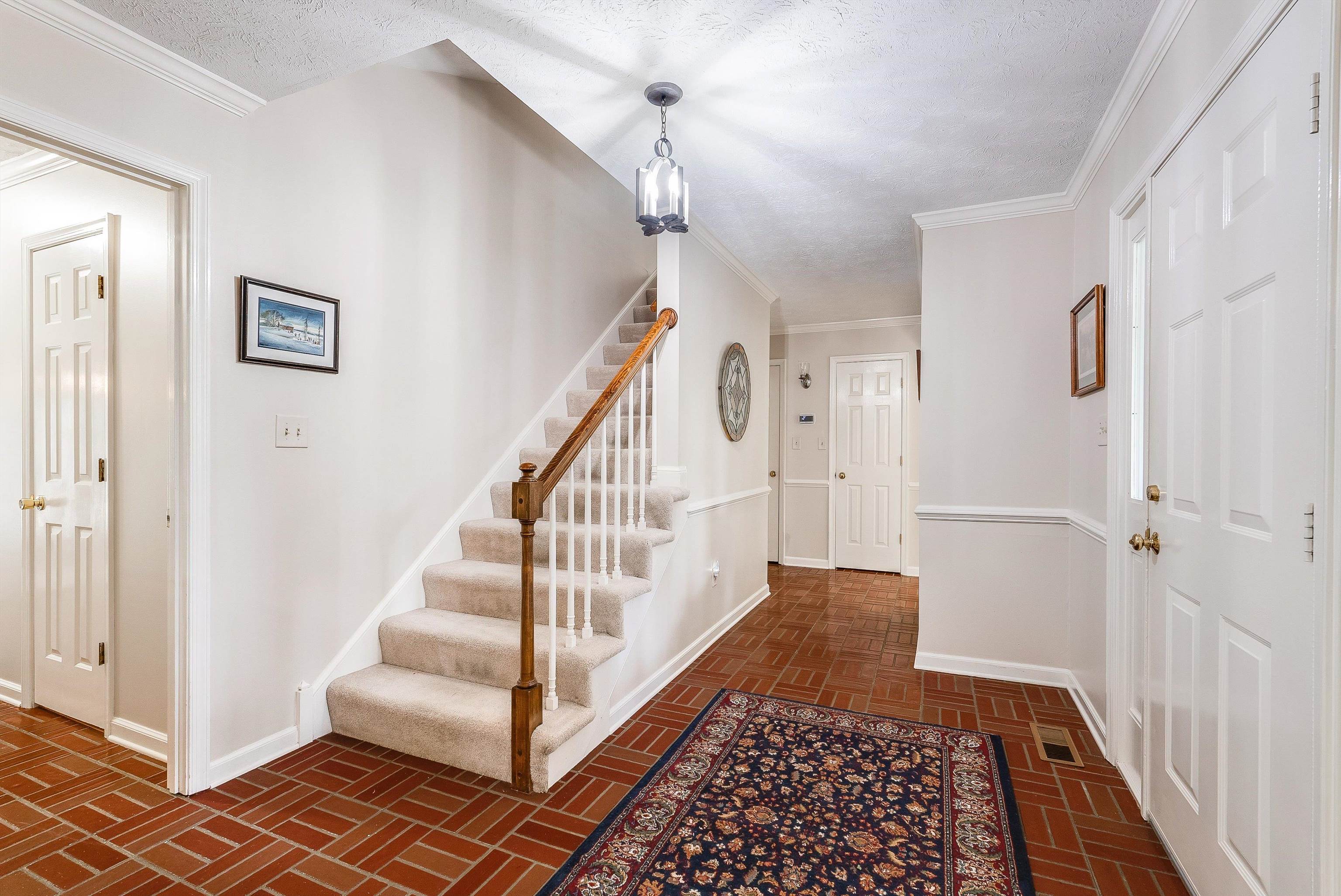 305 PELHAM DR