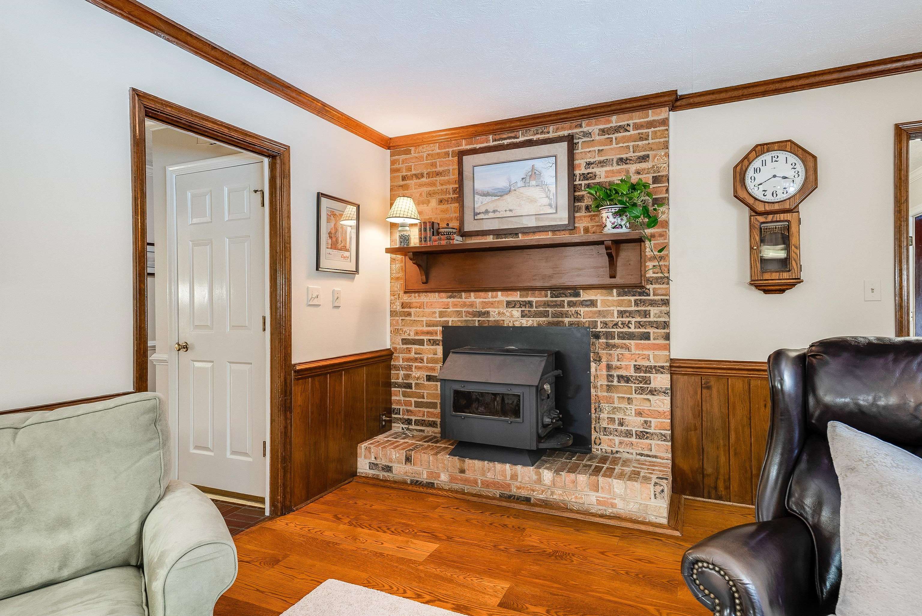 305 PELHAM DR