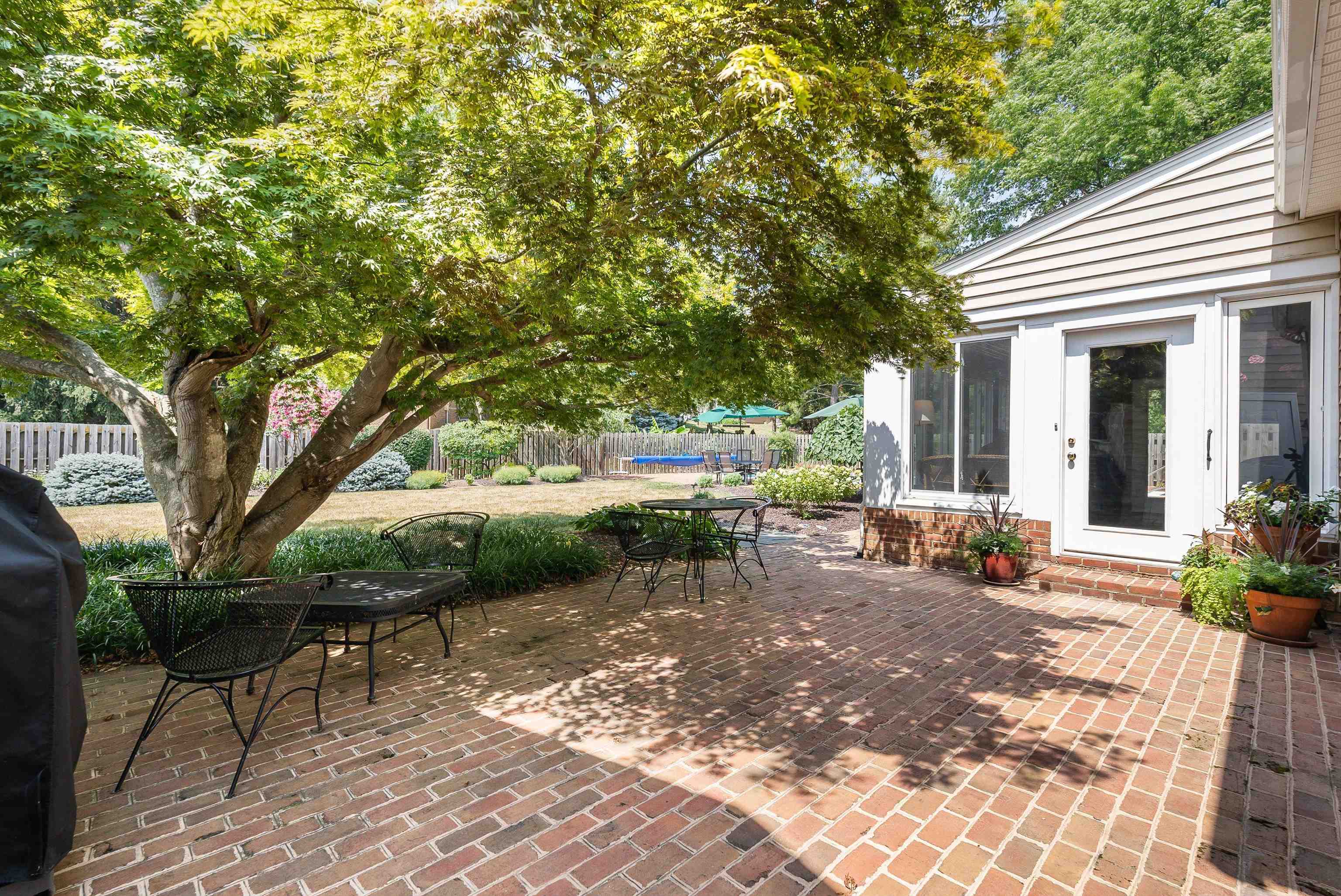 305 PELHAM DR
