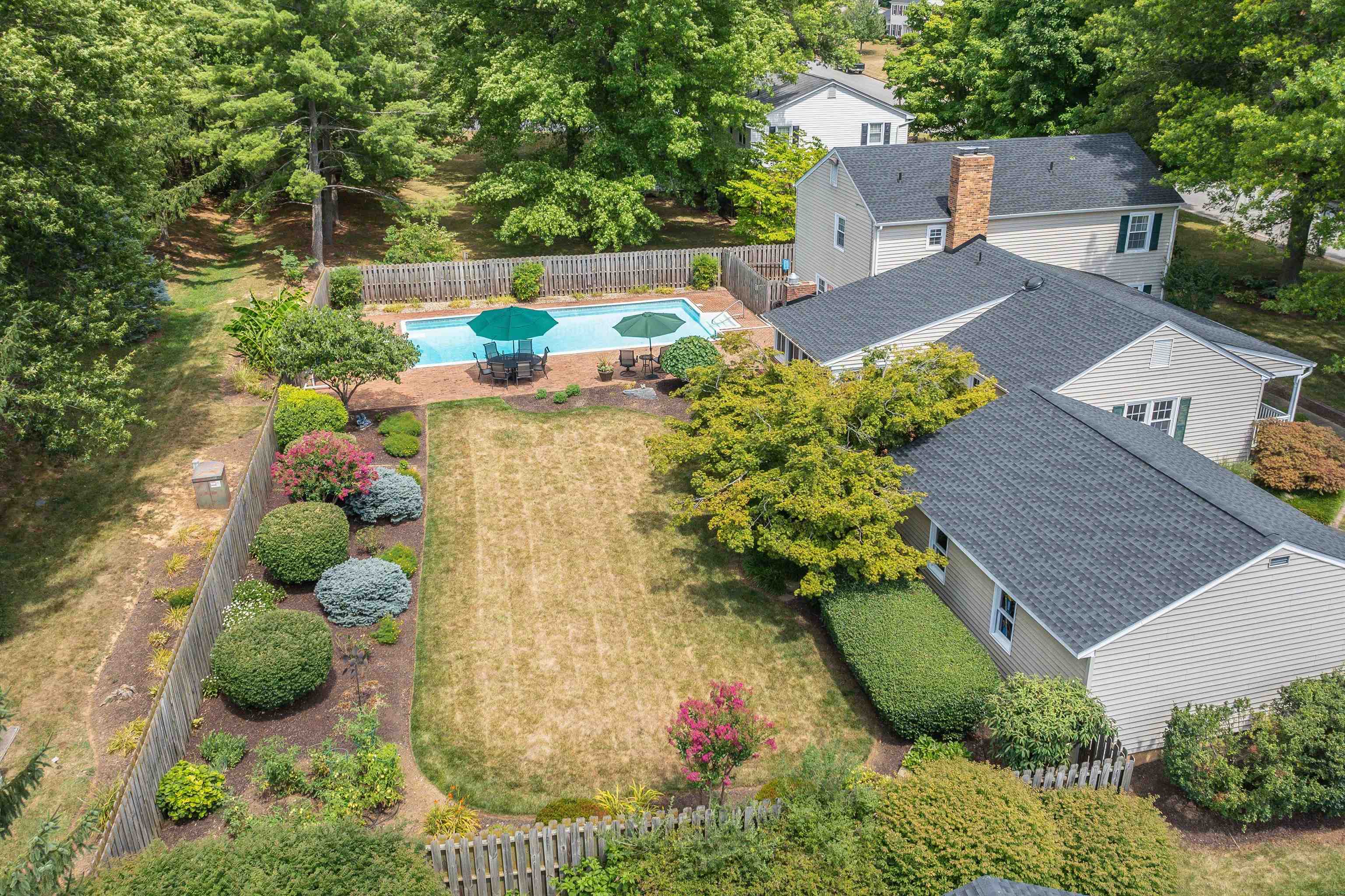 305 PELHAM DR