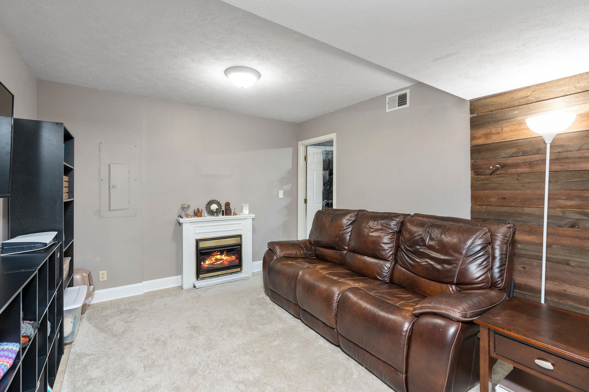 238 BOWMANS RUN DR