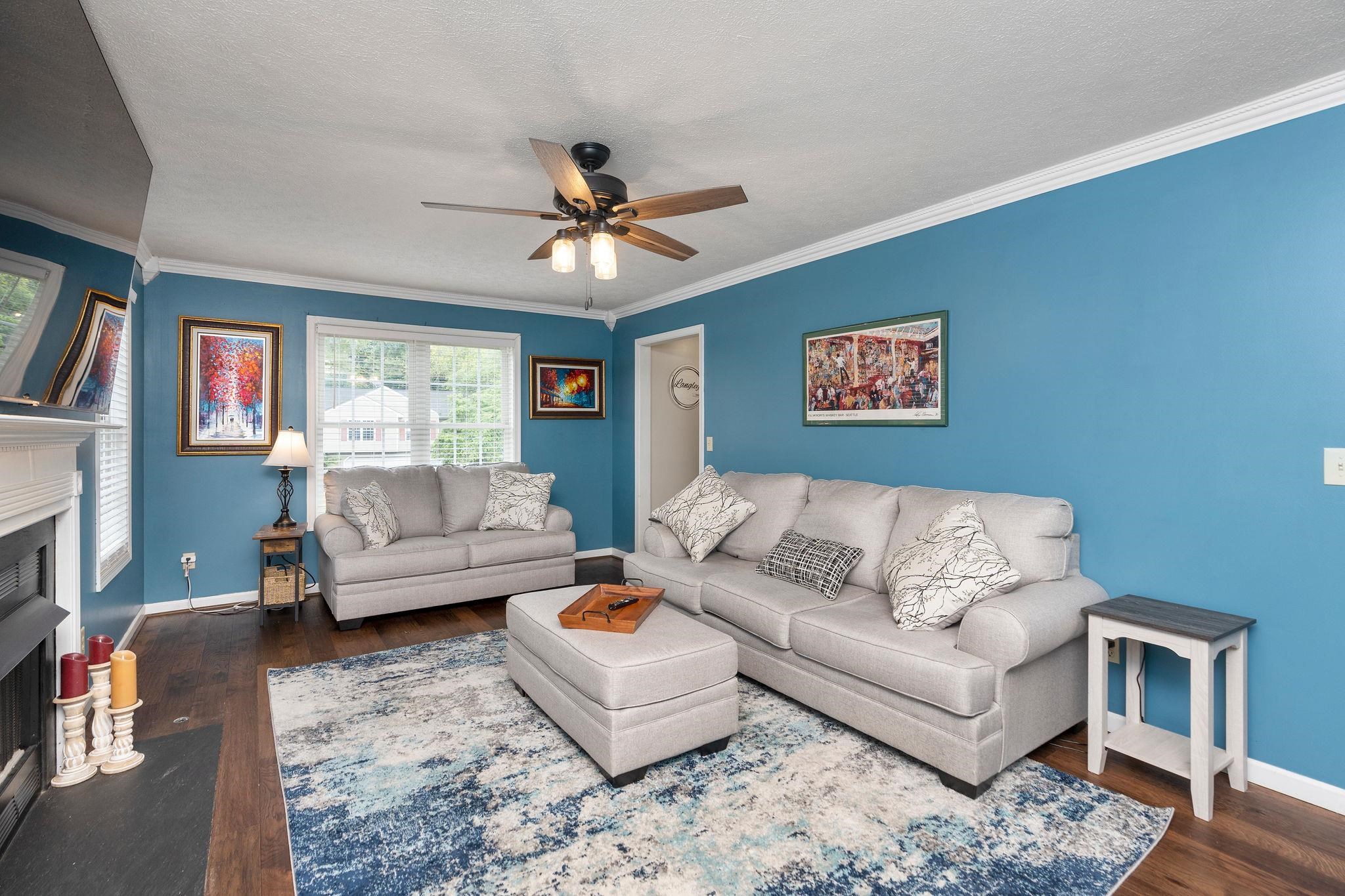 238 BOWMANS RUN DR