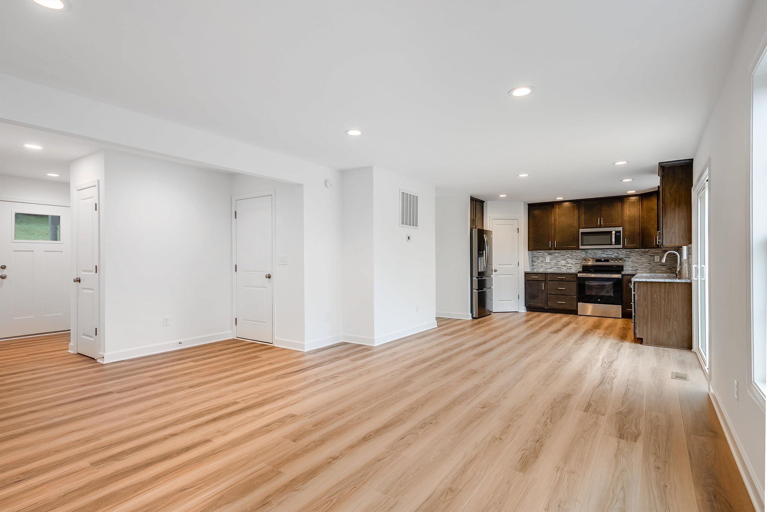 1010 MIDDLEBROOK AVE