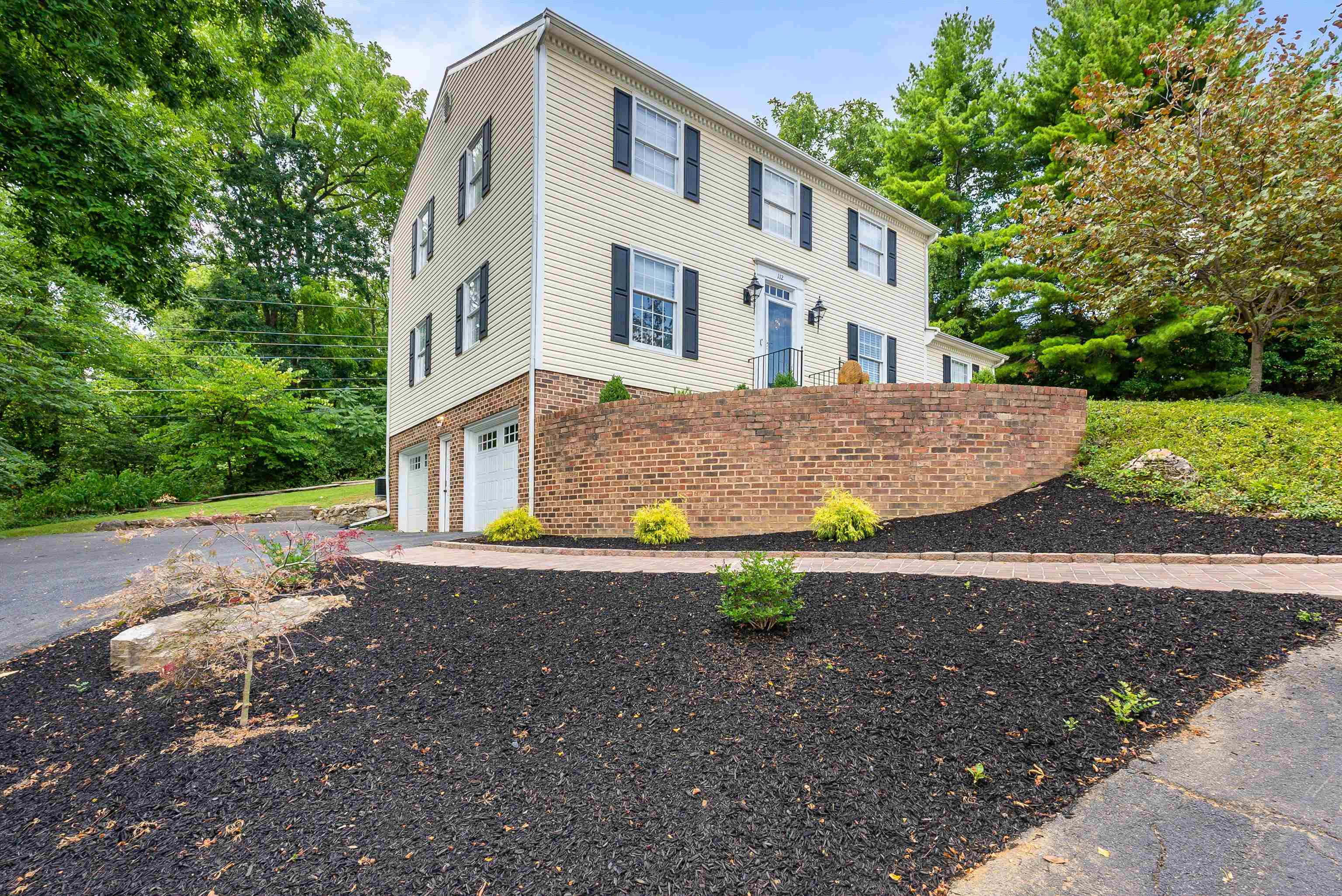 112 FALLON ST