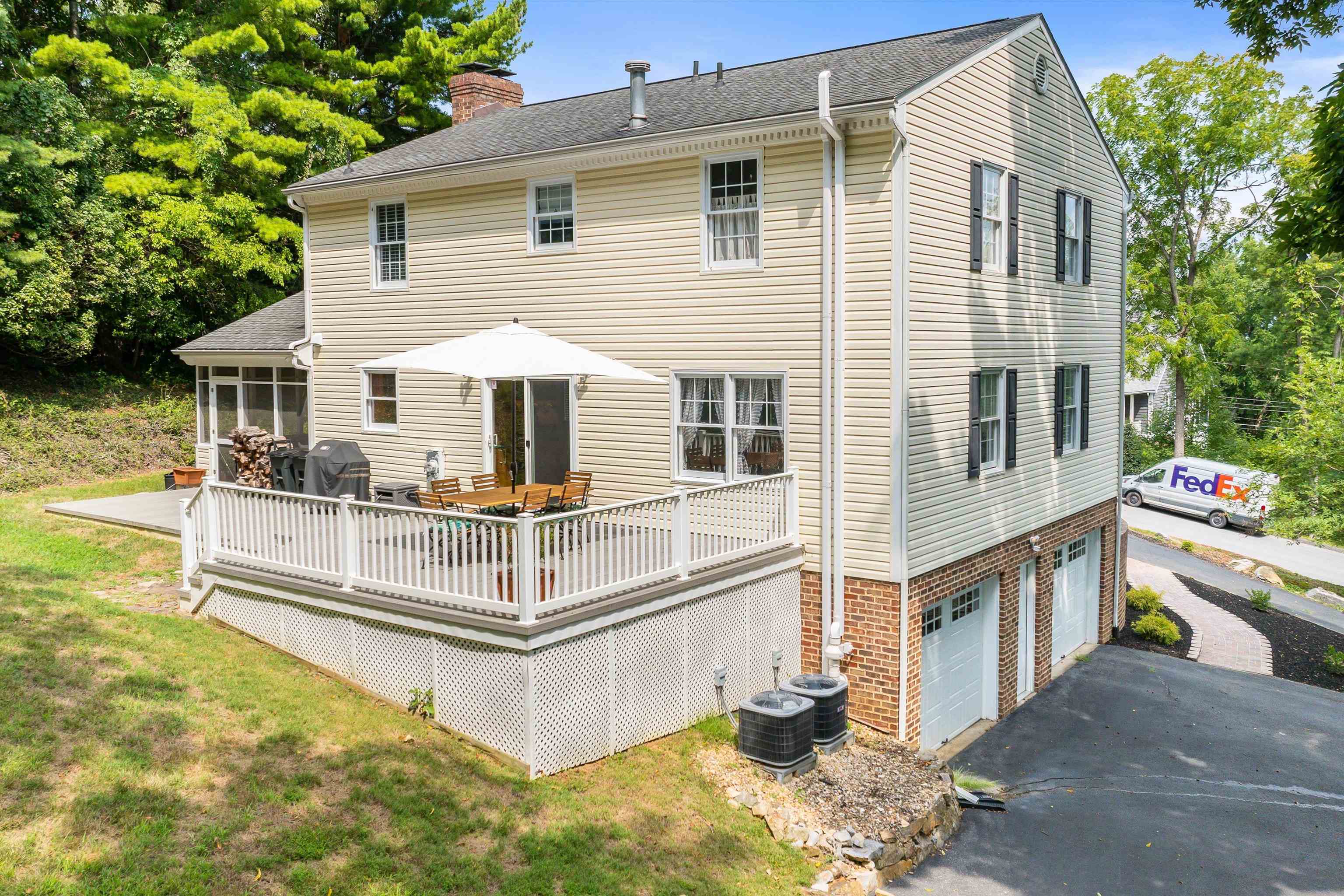 112 FALLON ST