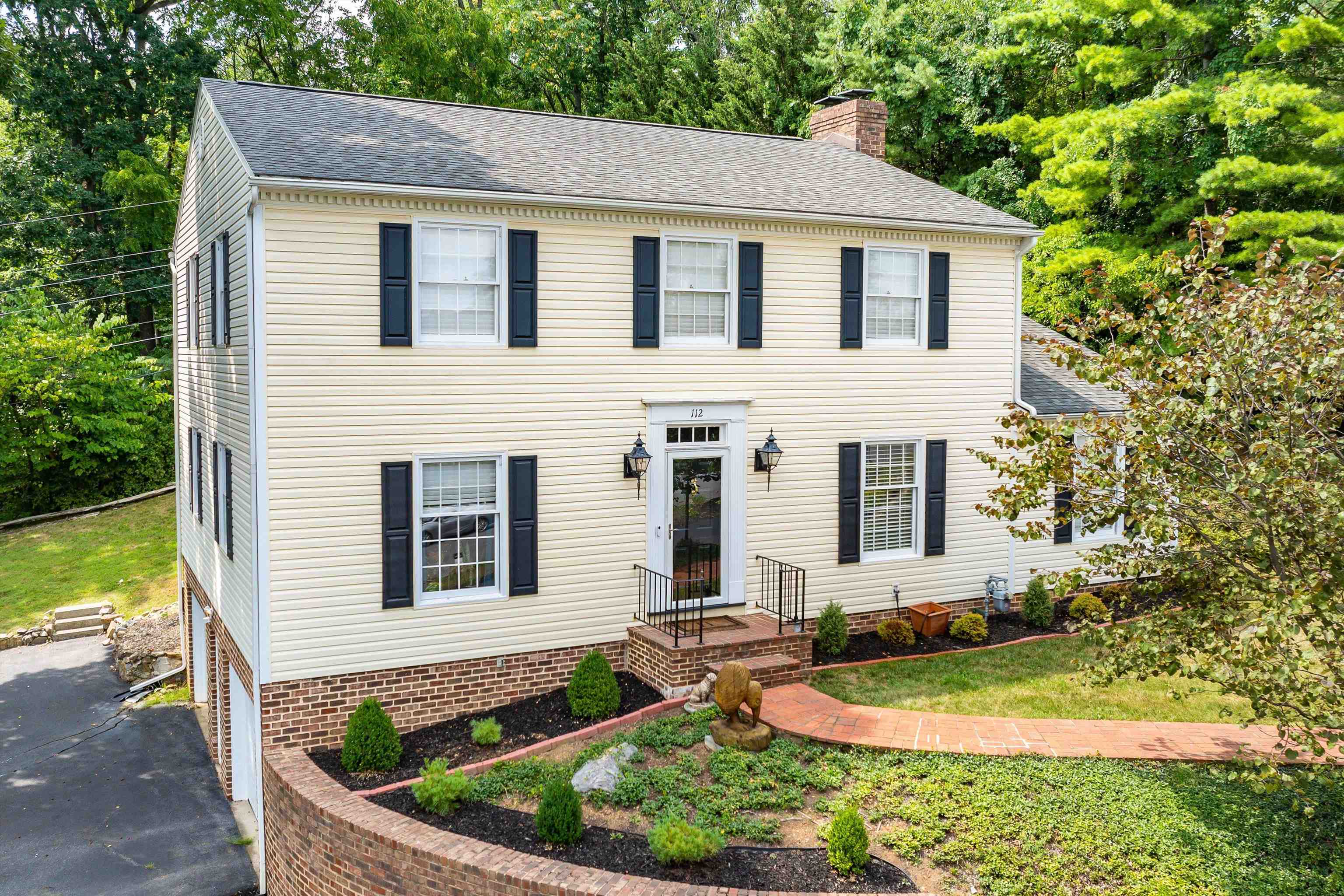 112 FALLON ST