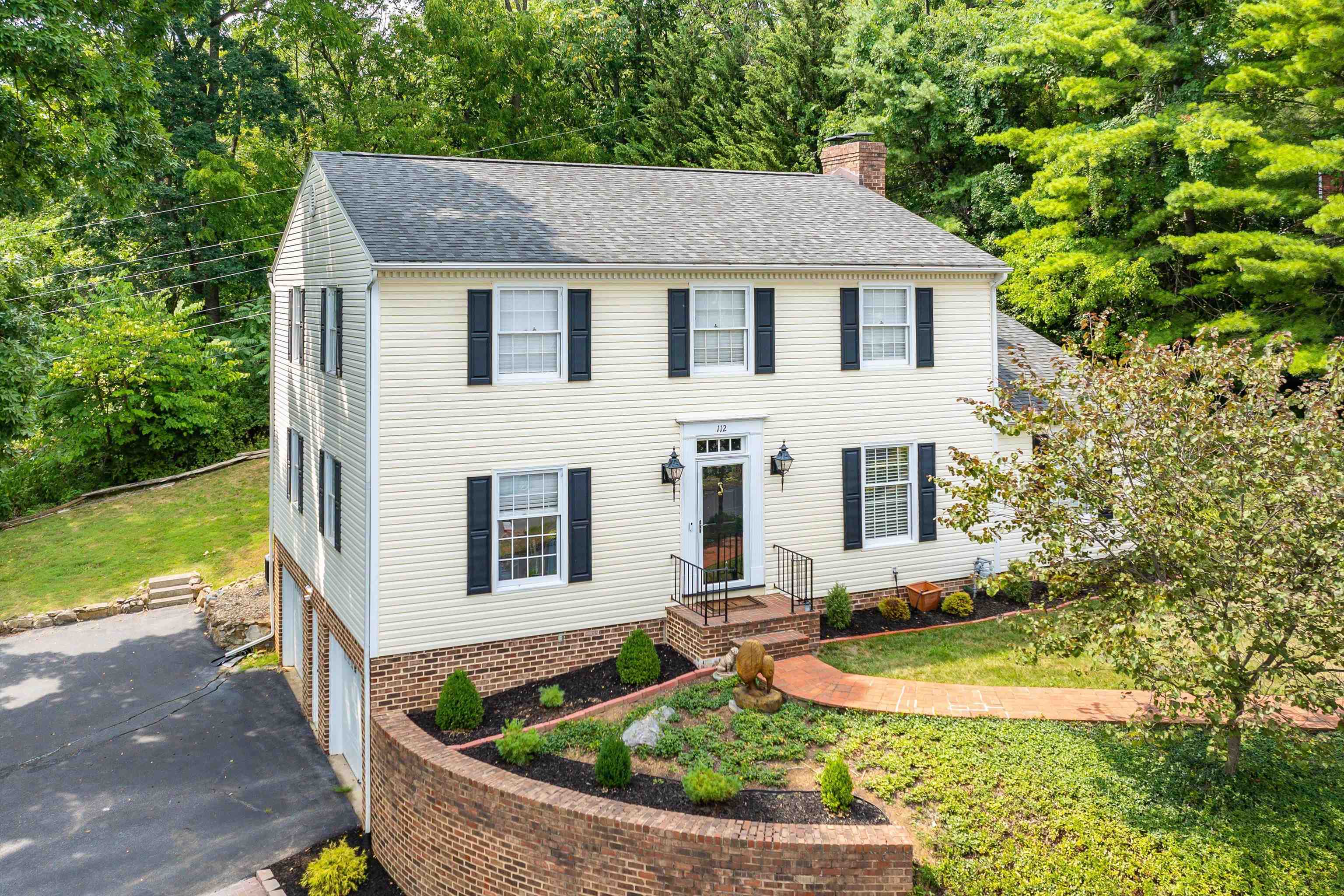 112 FALLON ST