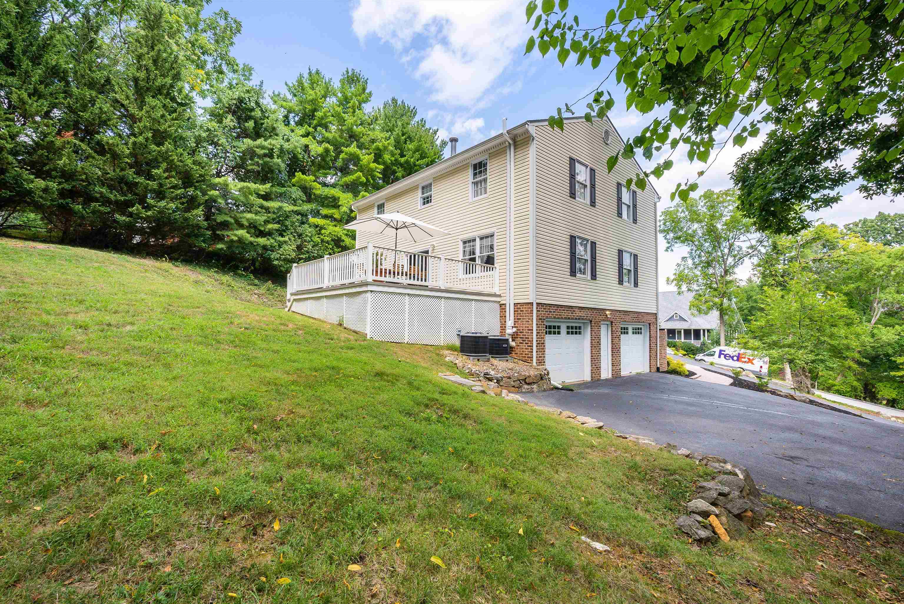 112 FALLON ST