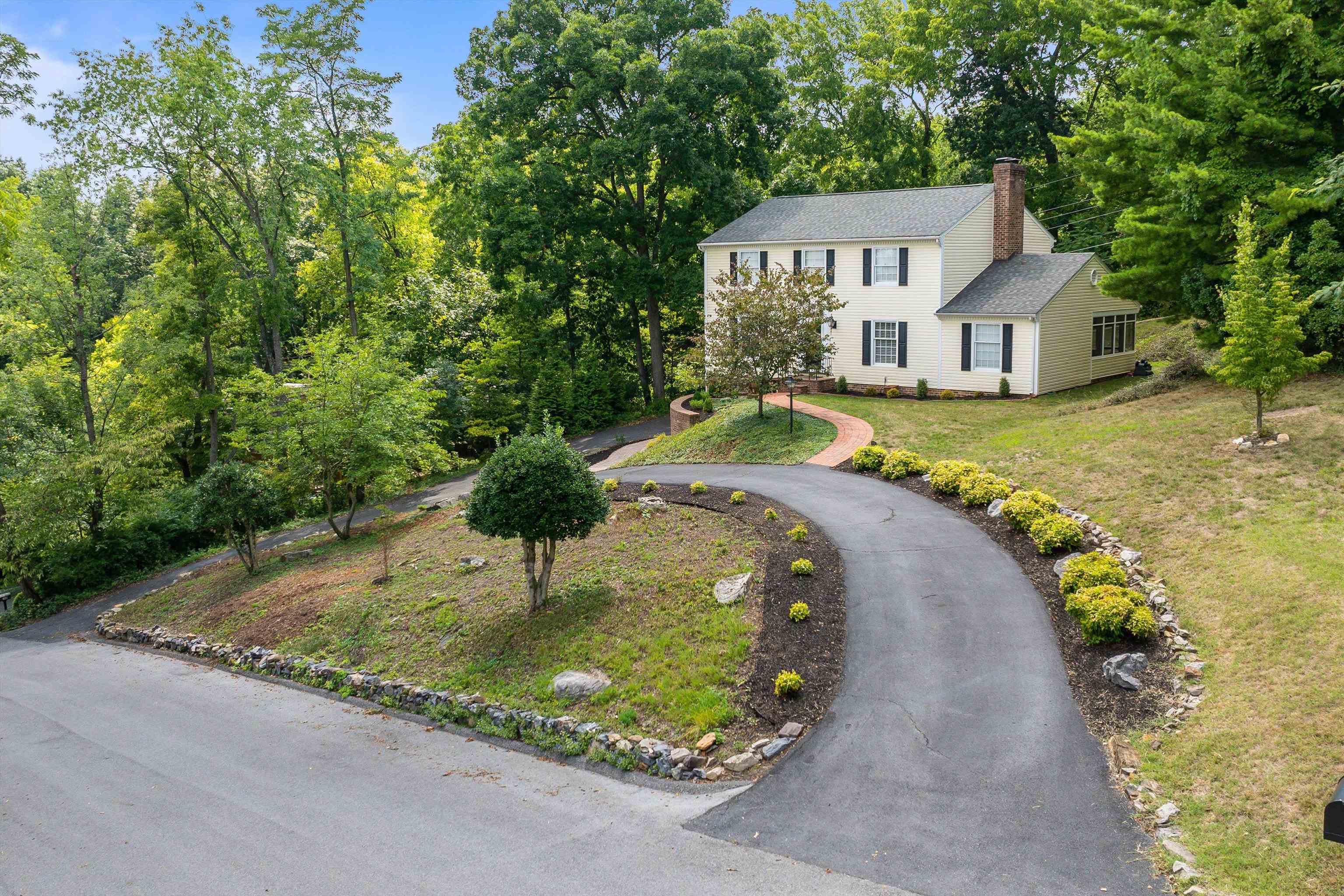 112 FALLON ST