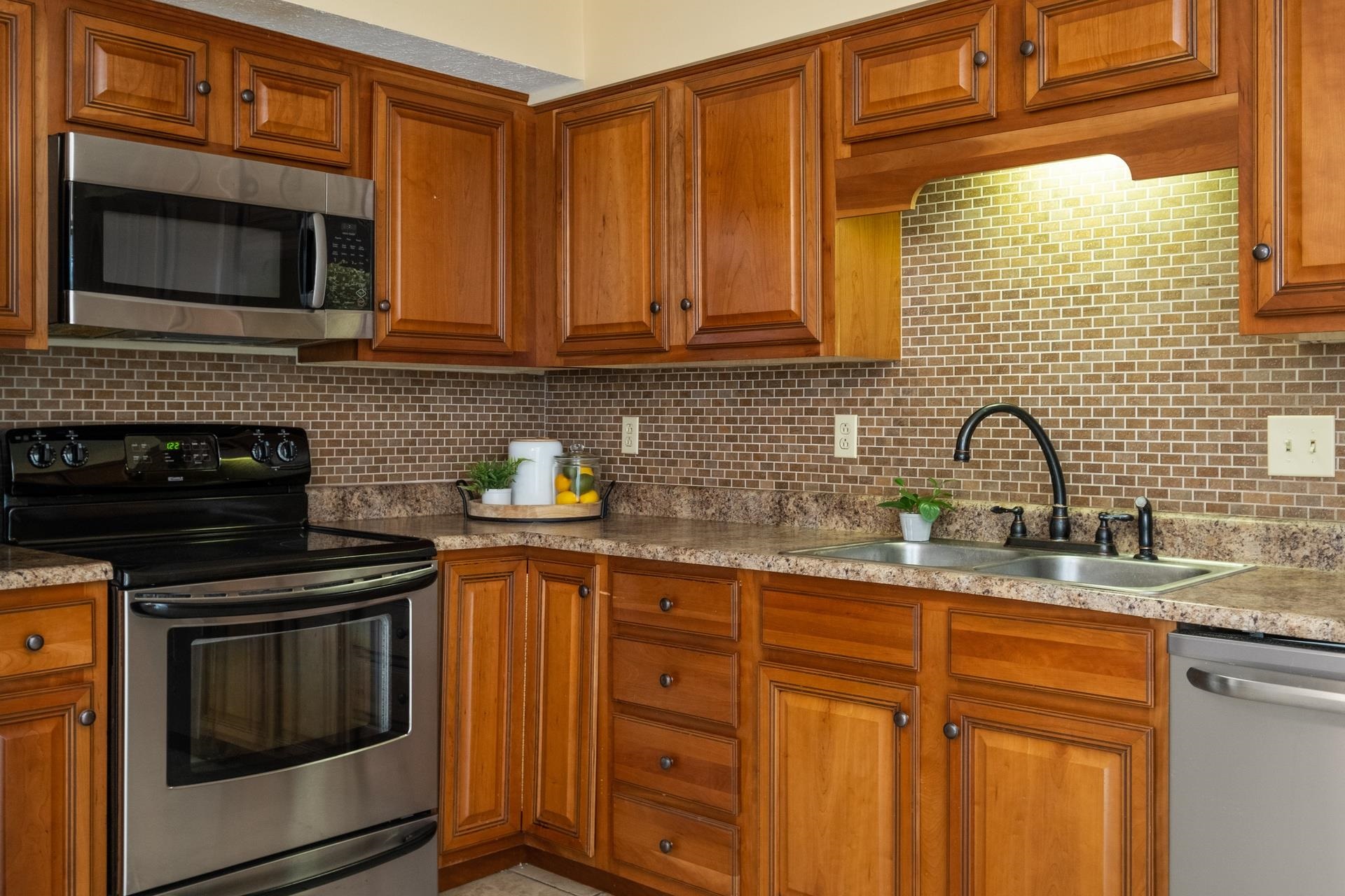 500 WINCHESTER AVE Unit: B5