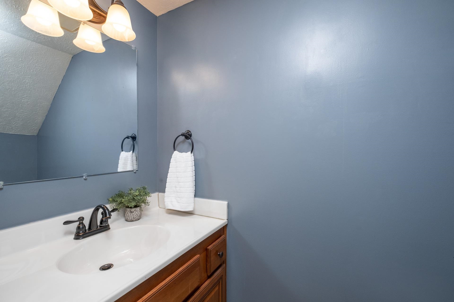 500 WINCHESTER AVE Unit: B5